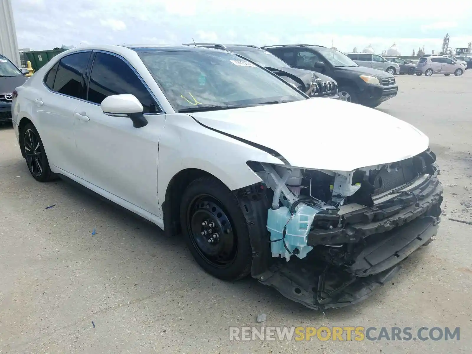 1 Photograph of a damaged car 4T1B61HK4KU843208 TOYOTA CAMRY 2019