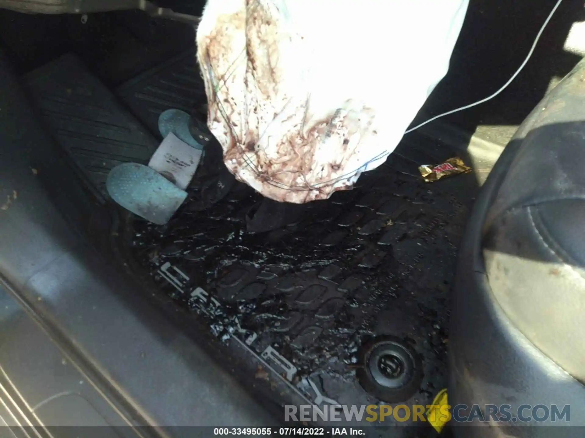 12 Photograph of a damaged car 4T1B61HK4KU852118 TOYOTA CAMRY 2019