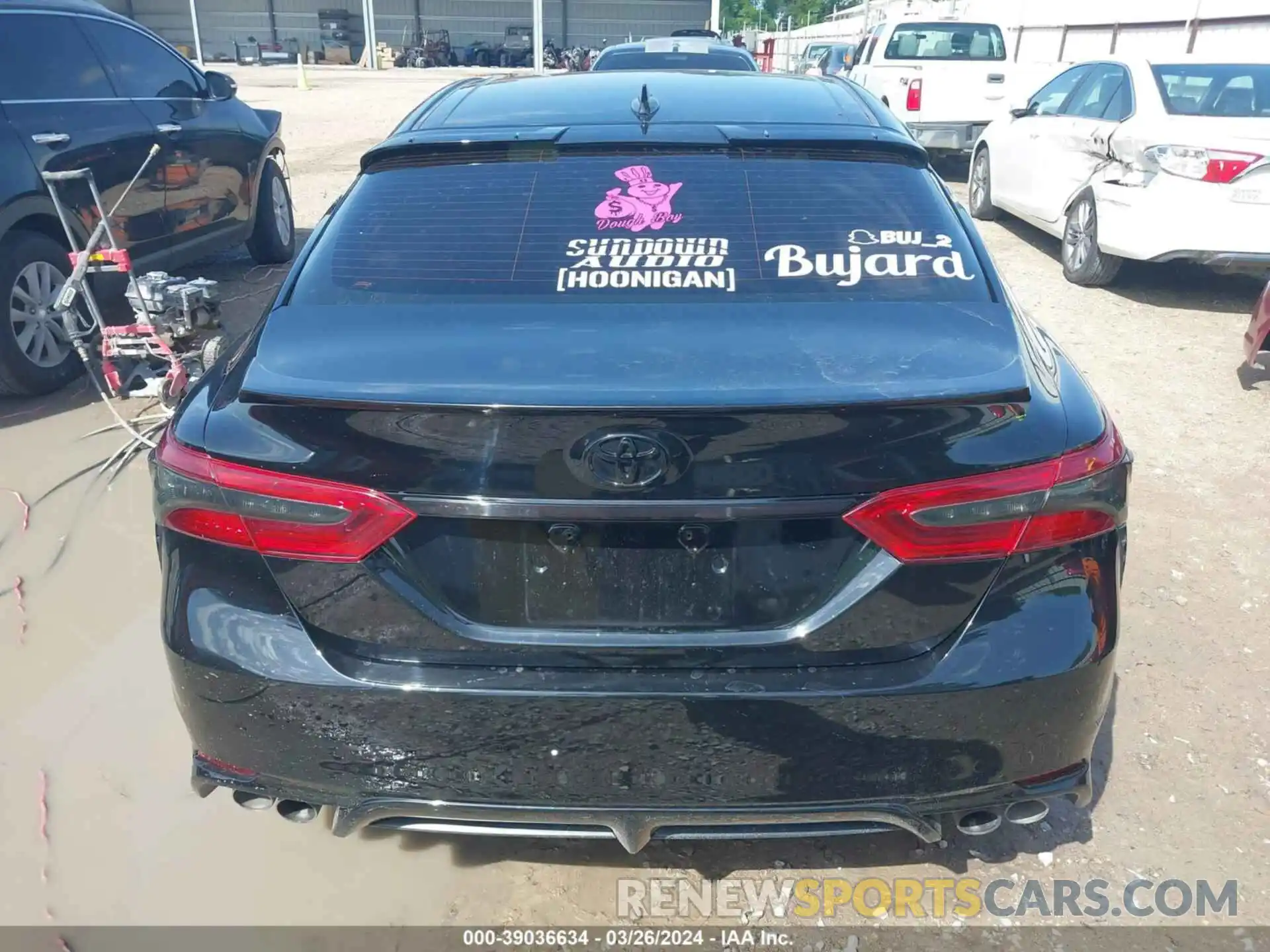 16 Photograph of a damaged car 4T1B61HK5KU165018 TOYOTA CAMRY 2019