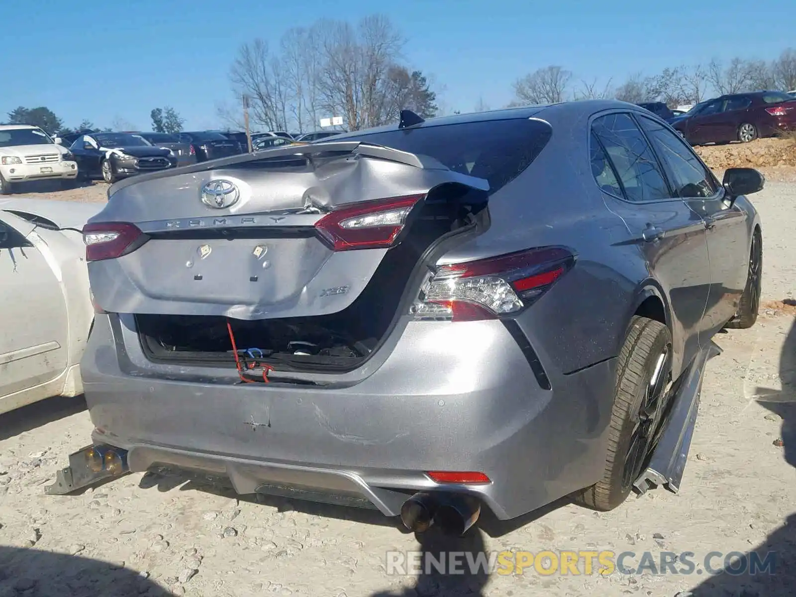 4 Photograph of a damaged car 4T1B61HK5KU166377 TOYOTA CAMRY 2019