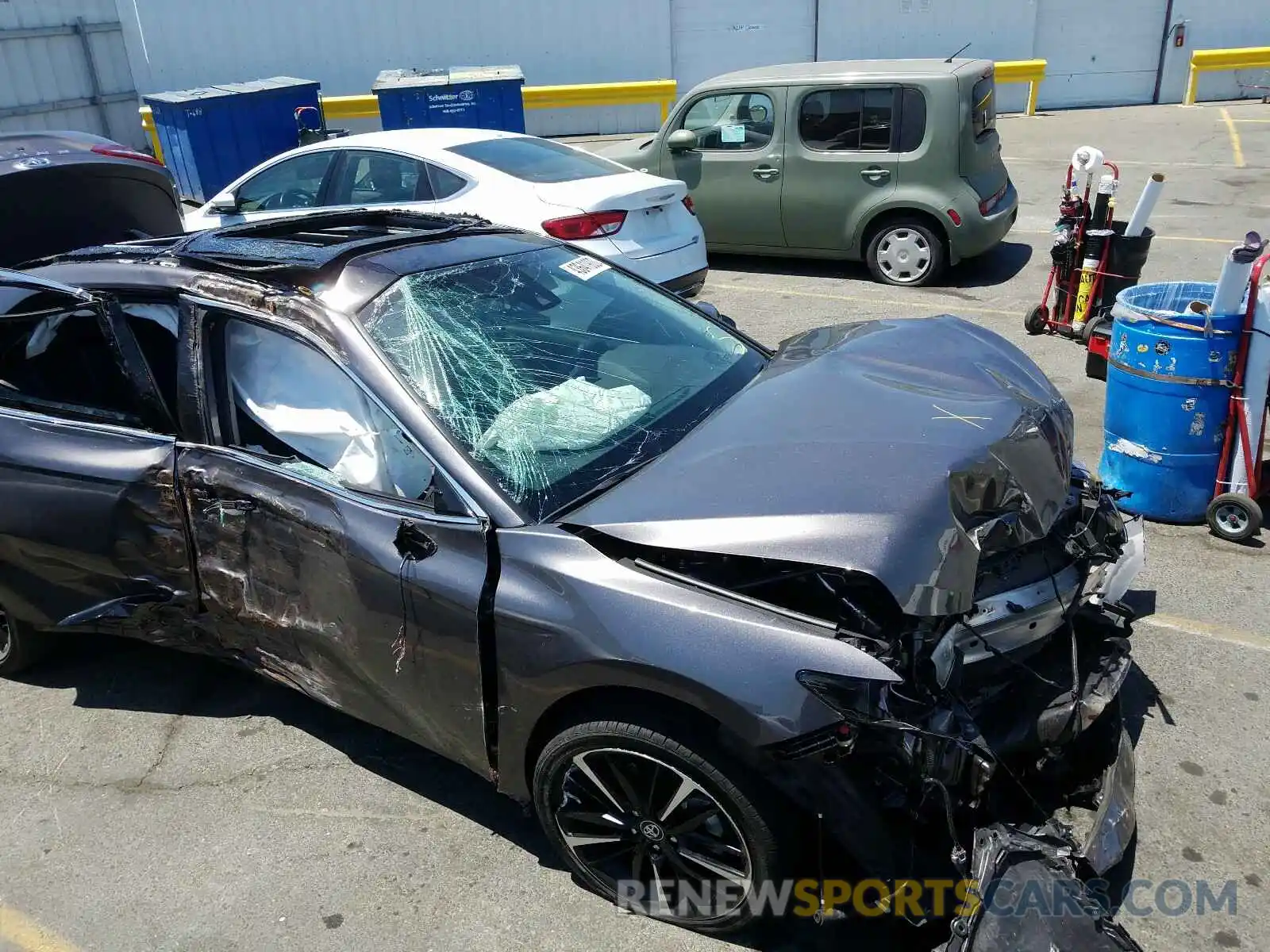 9 Photograph of a damaged car 4T1B61HK5KU168579 TOYOTA CAMRY 2019