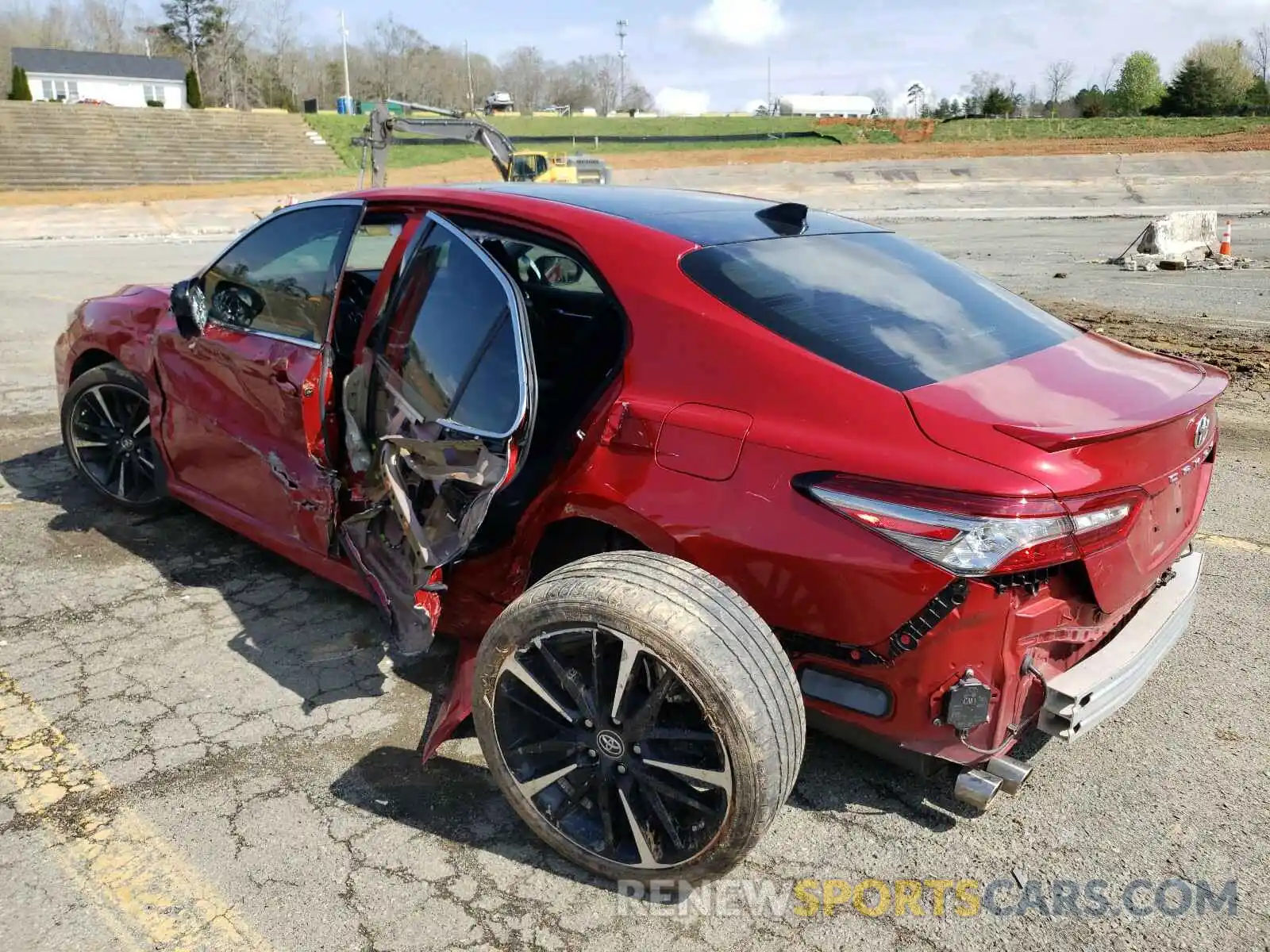 9 Photograph of a damaged car 4T1B61HK5KU170204 TOYOTA CAMRY 2019