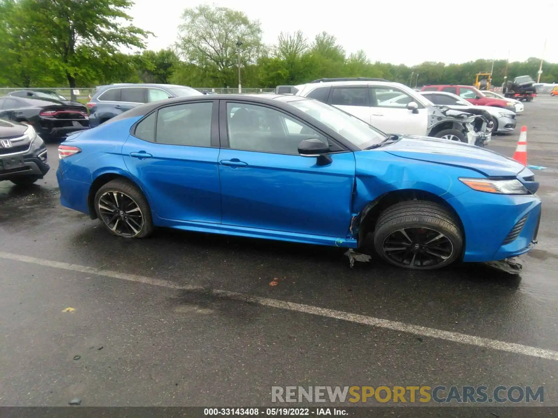 6 Photograph of a damaged car 4T1B61HK5KU181025 TOYOTA CAMRY 2019