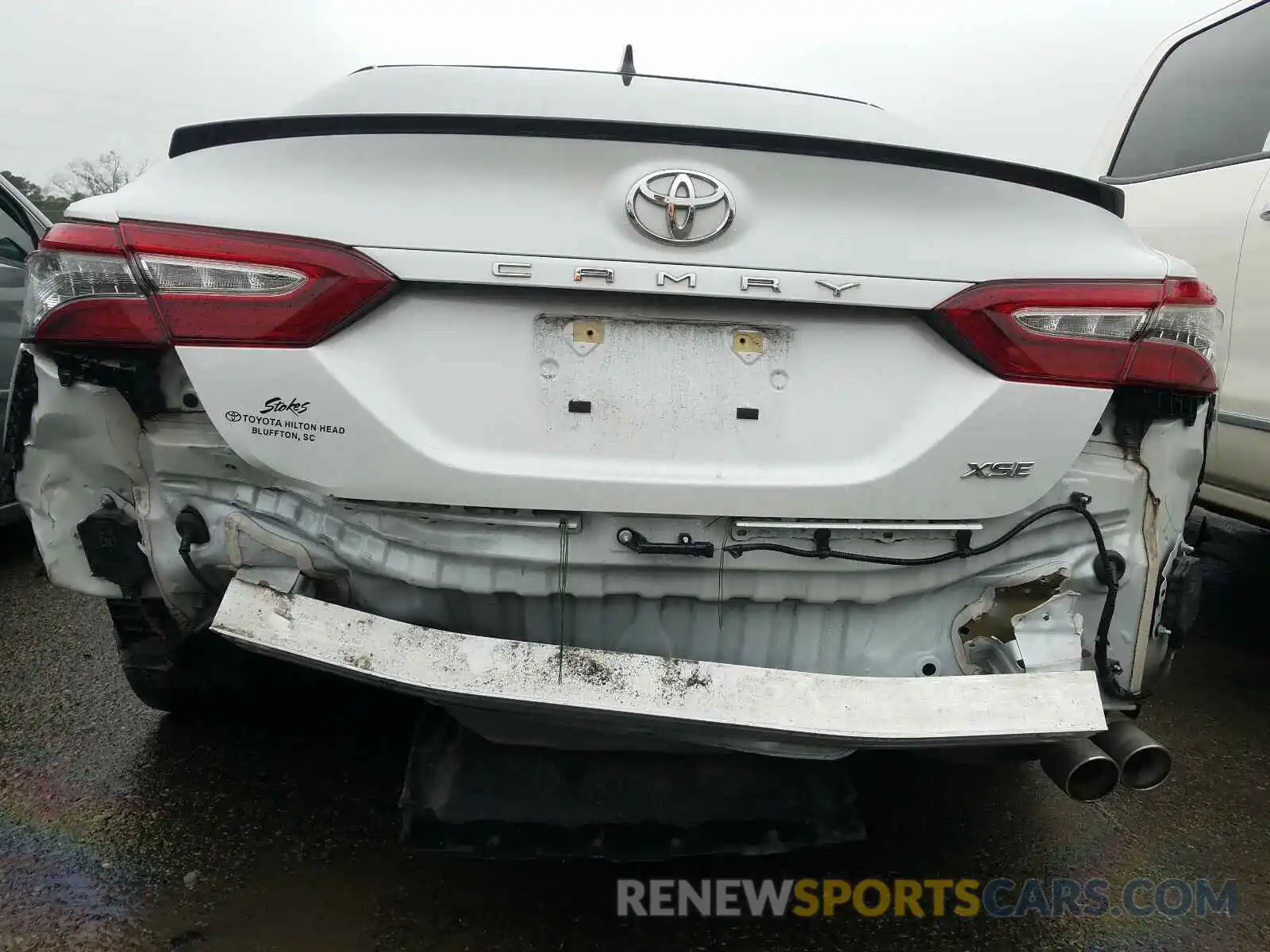 9 Photograph of a damaged car 4T1B61HK5KU187469 TOYOTA CAMRY 2019