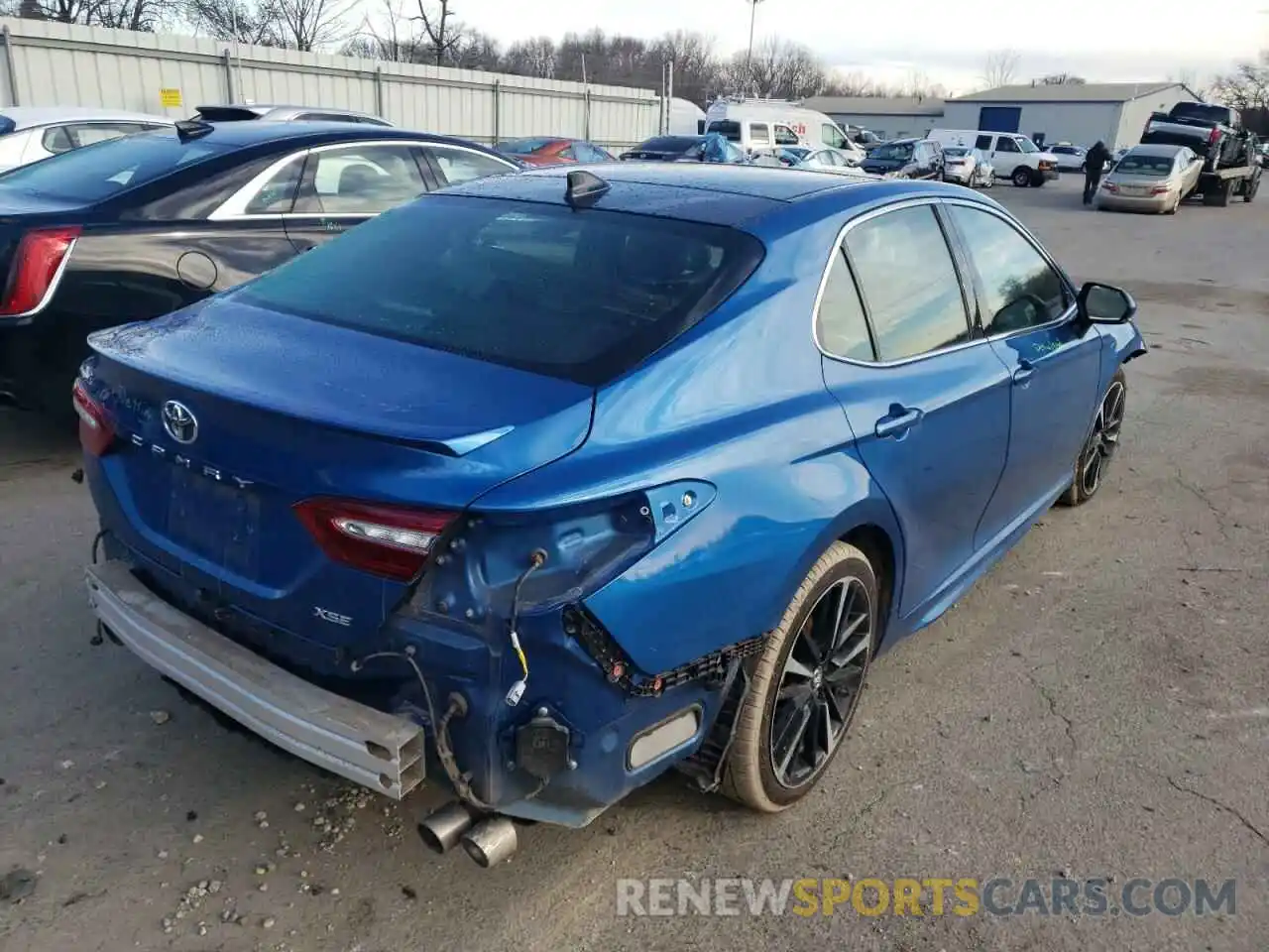 4 Photograph of a damaged car 4T1B61HK5KU190680 TOYOTA CAMRY 2019