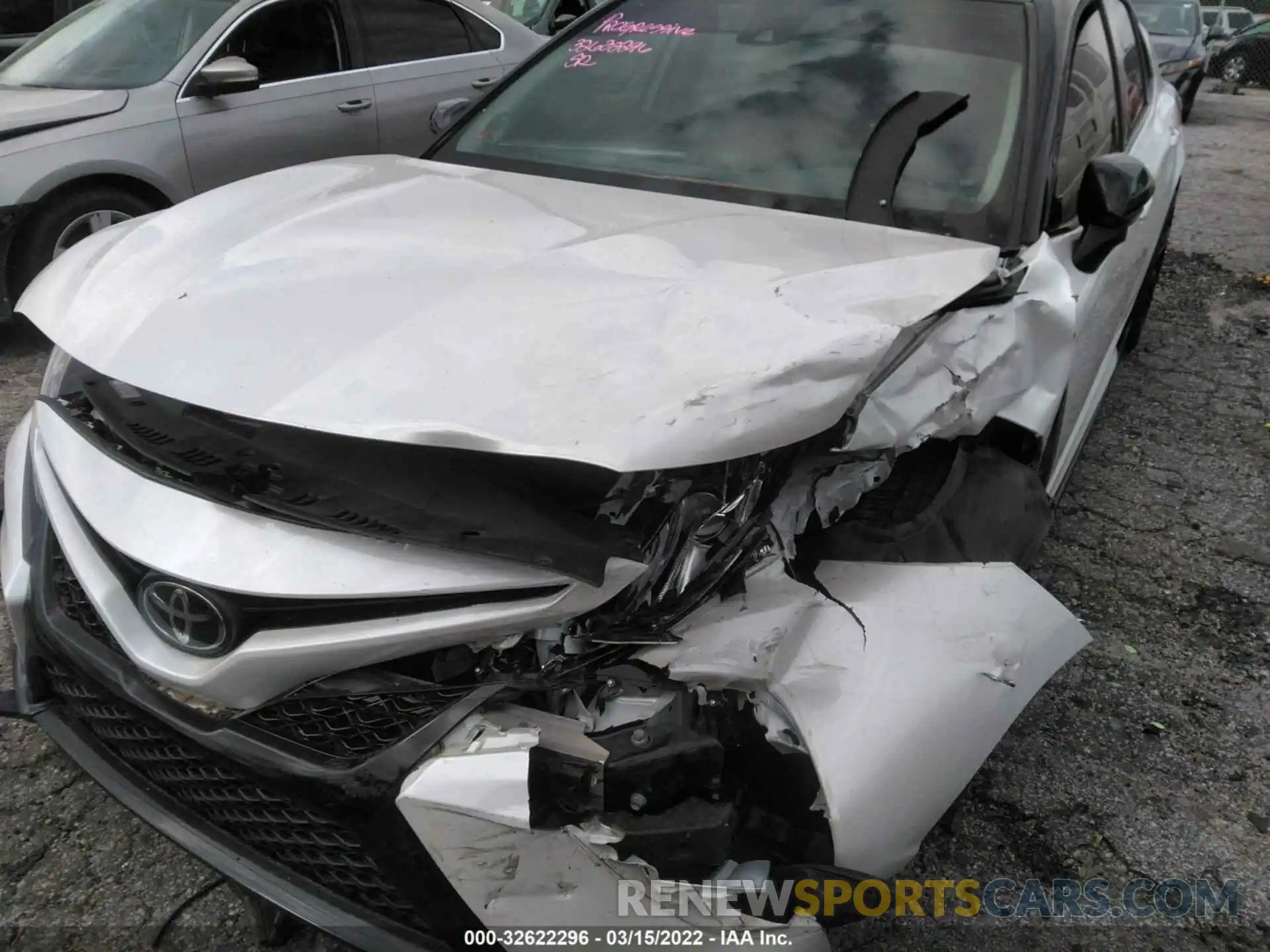 6 Photograph of a damaged car 4T1B61HK5KU193644 TOYOTA CAMRY 2019