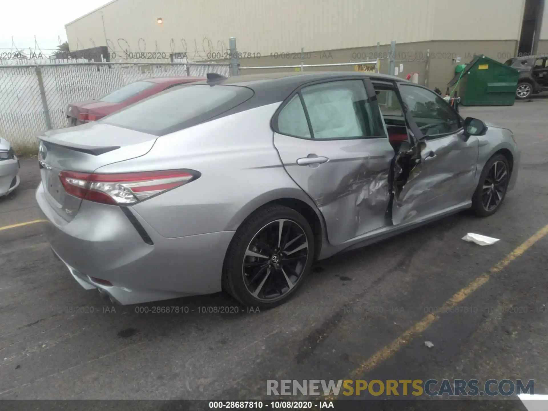 4 Photograph of a damaged car 4T1B61HK5KU194552 TOYOTA CAMRY 2019