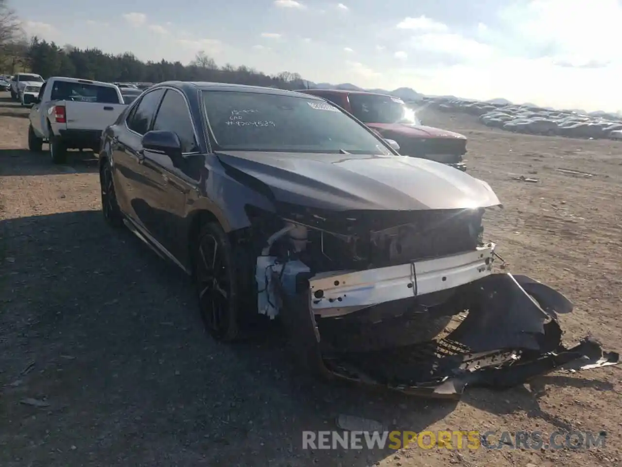 1 Photograph of a damaged car 4T1B61HK5KU195216 TOYOTA CAMRY 2019