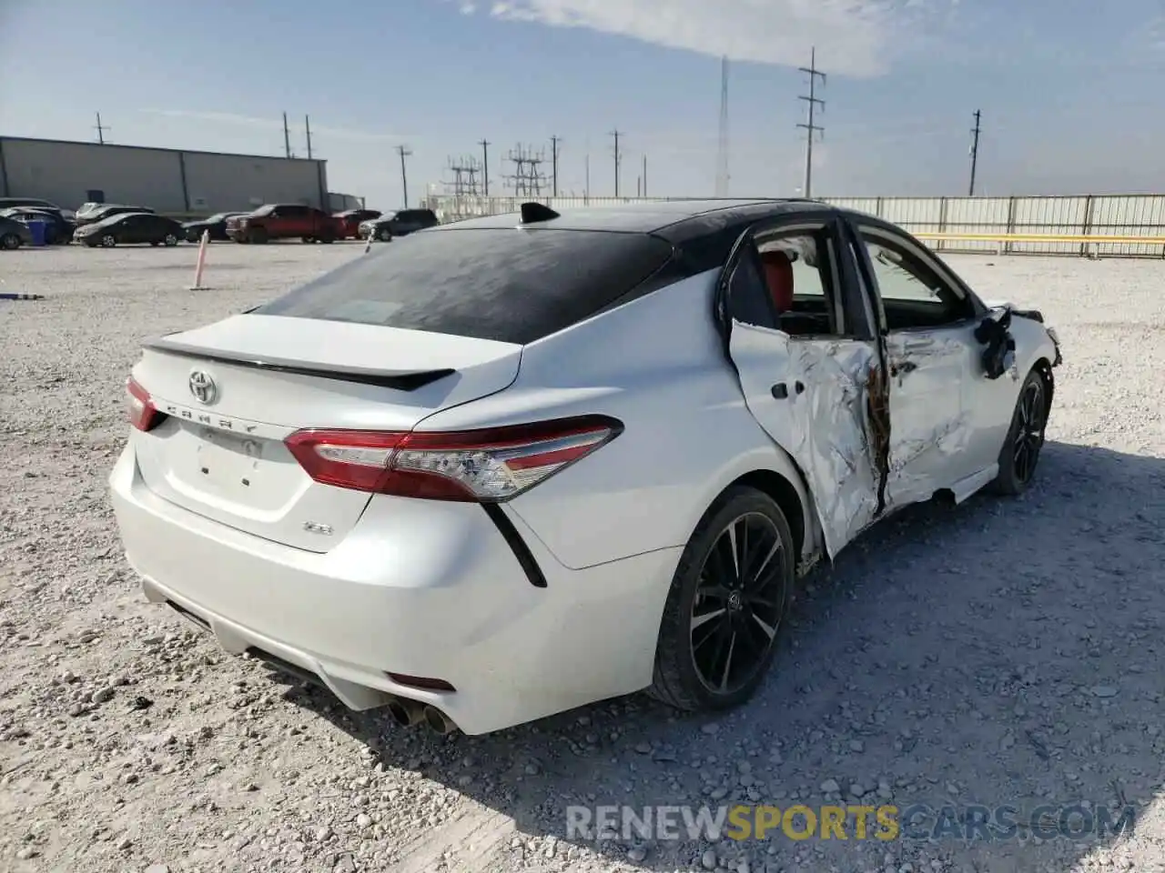 4 Photograph of a damaged car 4T1B61HK5KU201340 TOYOTA CAMRY 2019