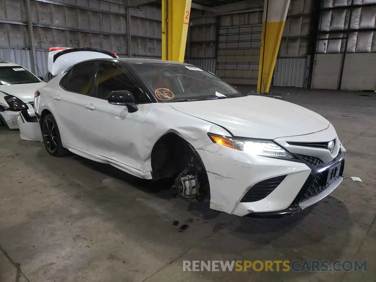 1 Photograph of a damaged car 4T1B61HK5KU217764 TOYOTA CAMRY 2019