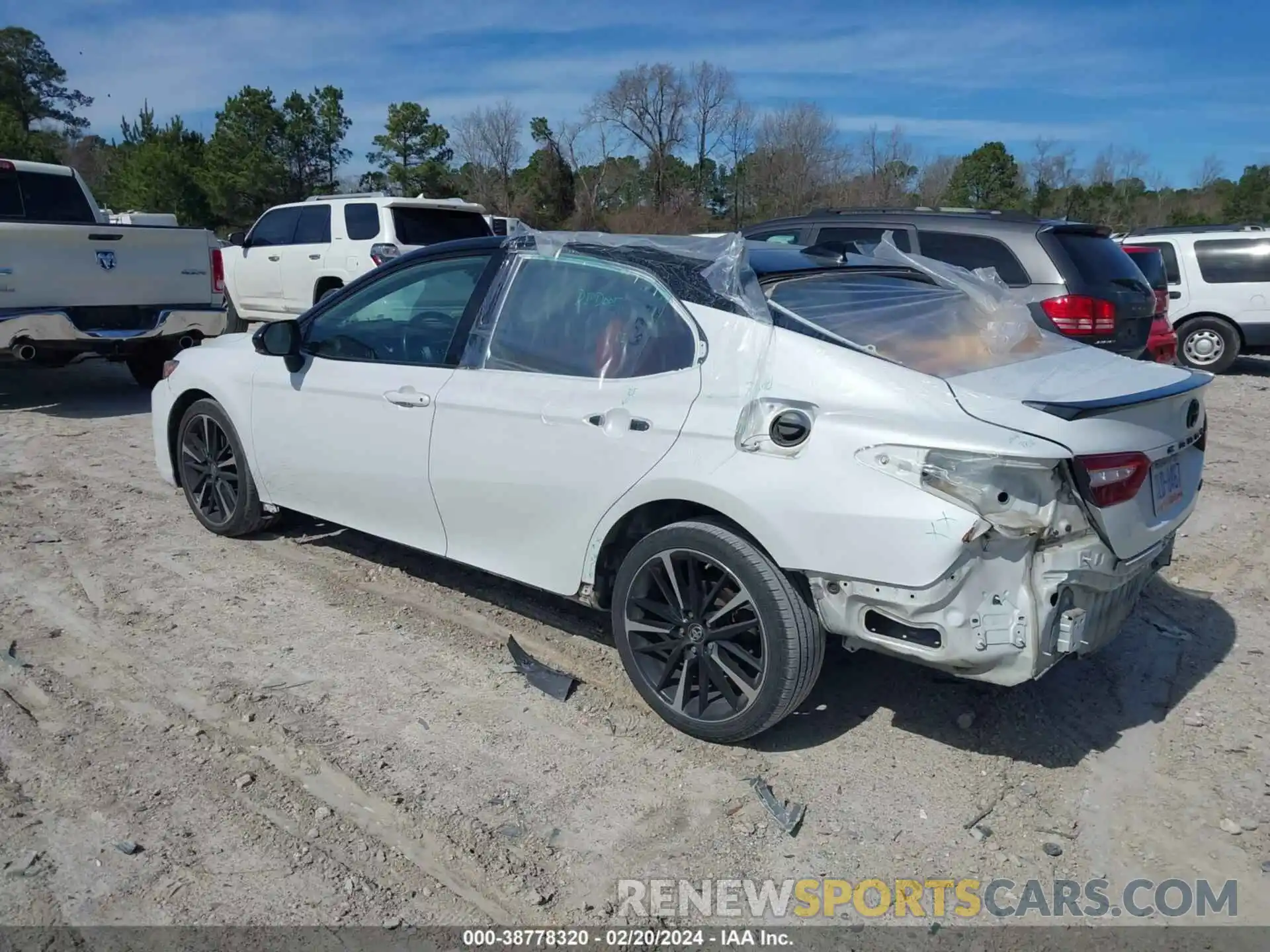 3 Photograph of a damaged car 4T1B61HK5KU218347 TOYOTA CAMRY 2019