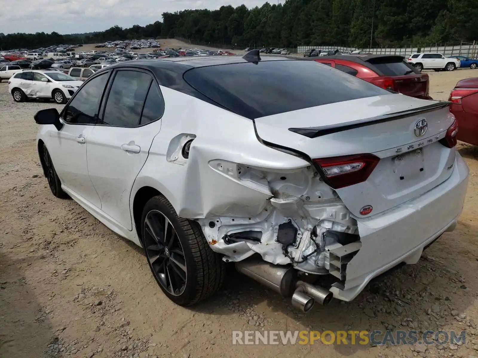 3 Photograph of a damaged car 4T1B61HK5KU223998 TOYOTA CAMRY 2019