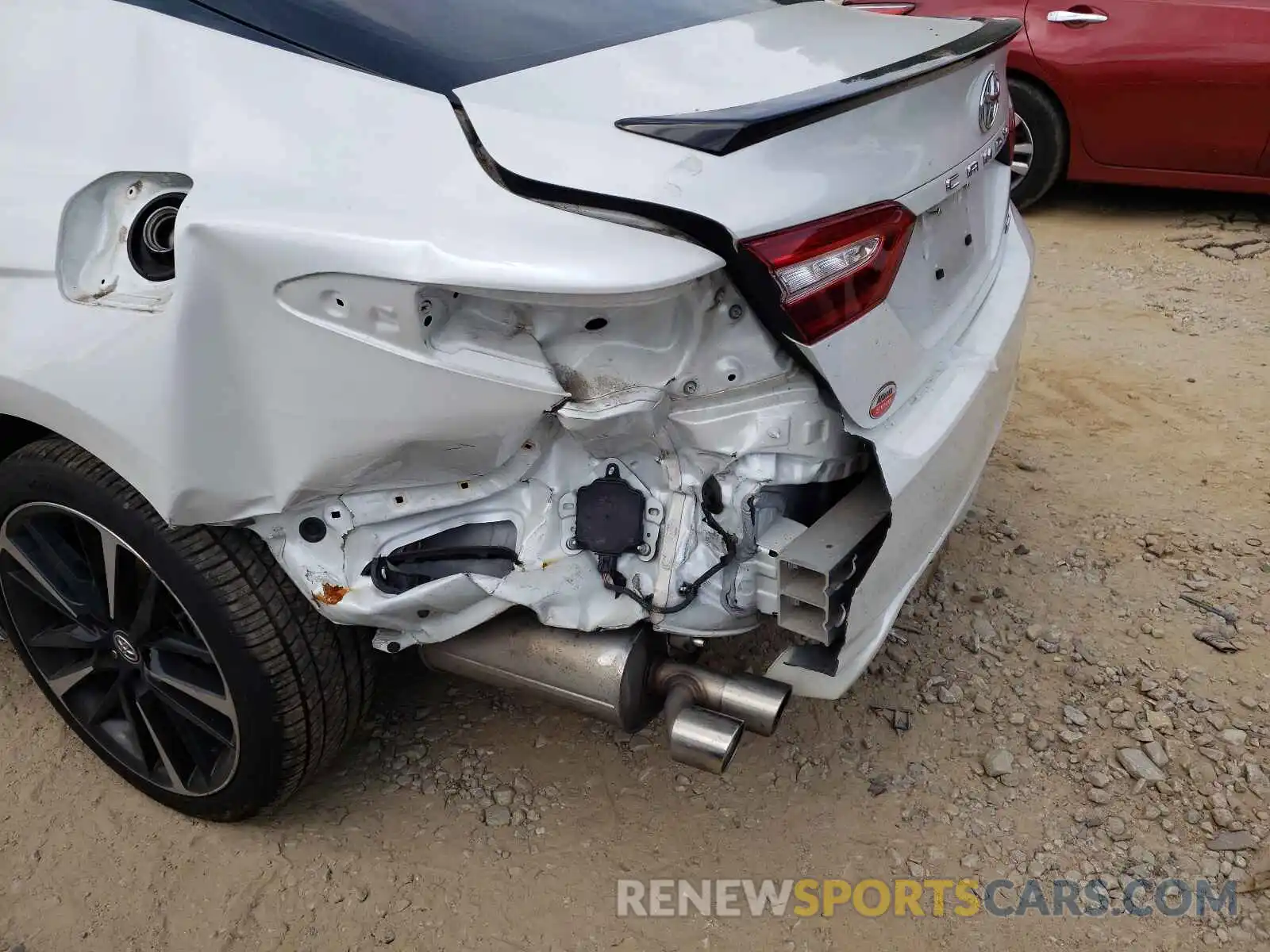 9 Photograph of a damaged car 4T1B61HK5KU223998 TOYOTA CAMRY 2019