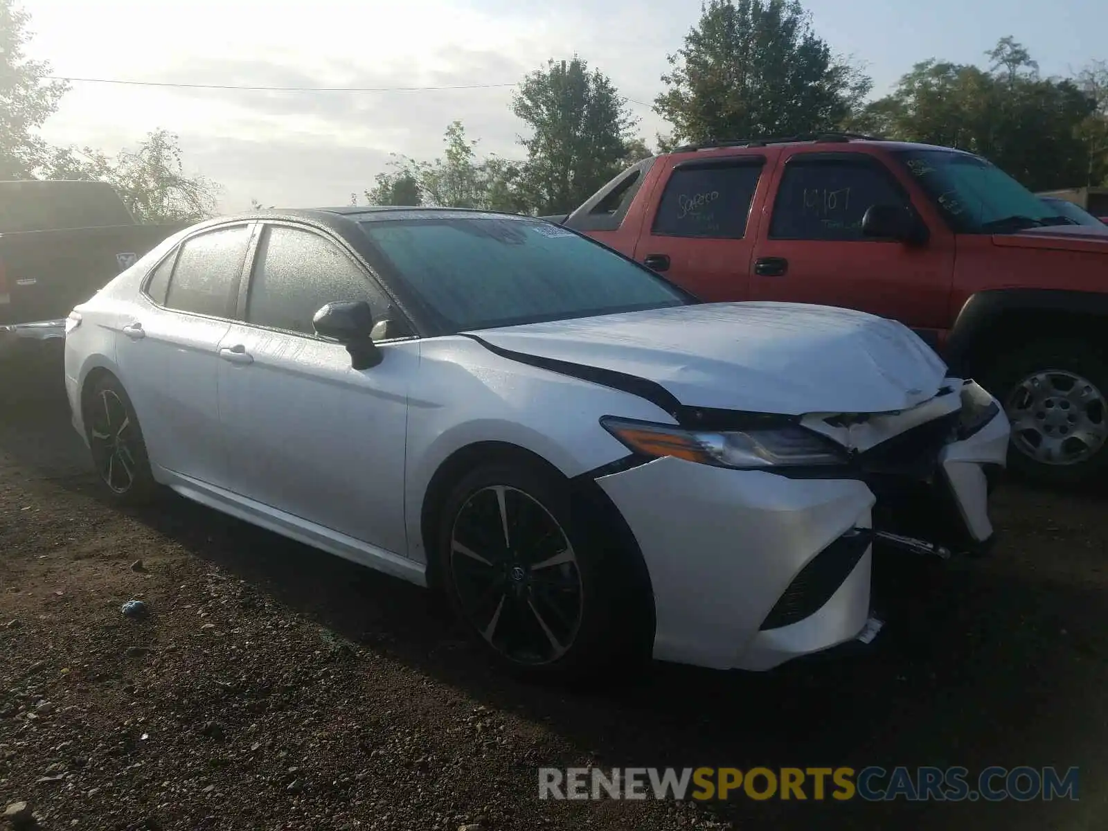 1 Photograph of a damaged car 4T1B61HK5KU236282 TOYOTA CAMRY 2019