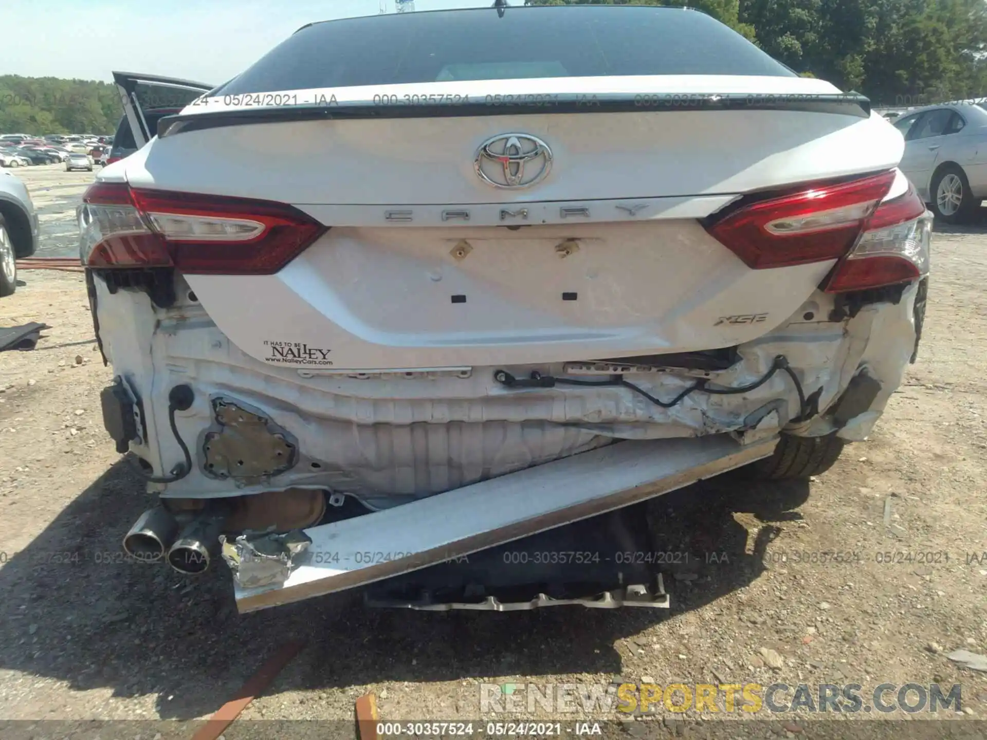 6 Photograph of a damaged car 4T1B61HK5KU241370 TOYOTA CAMRY 2019