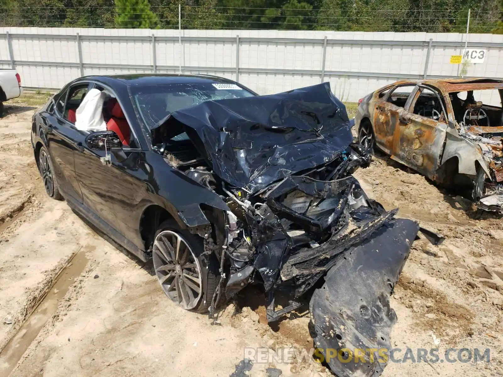 1 Photograph of a damaged car 4T1B61HK5KU244124 TOYOTA CAMRY 2019