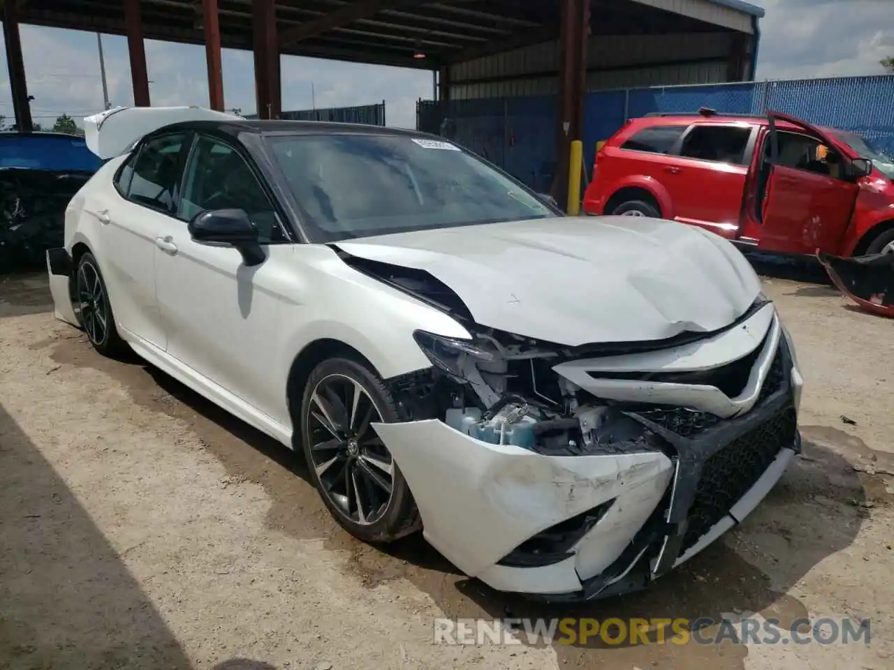 1 Photograph of a damaged car 4T1B61HK5KU244320 TOYOTA CAMRY 2019