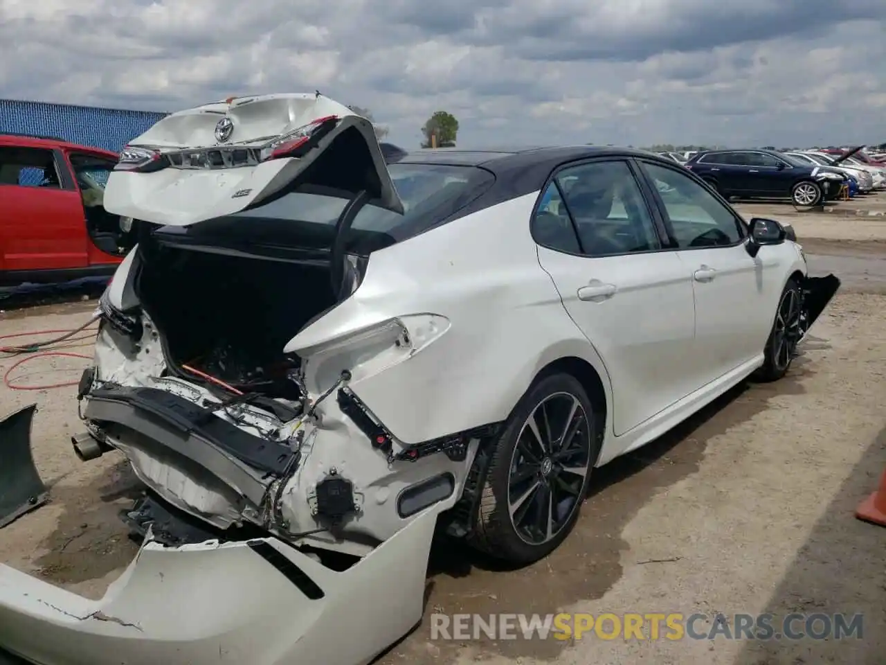 4 Photograph of a damaged car 4T1B61HK5KU244320 TOYOTA CAMRY 2019