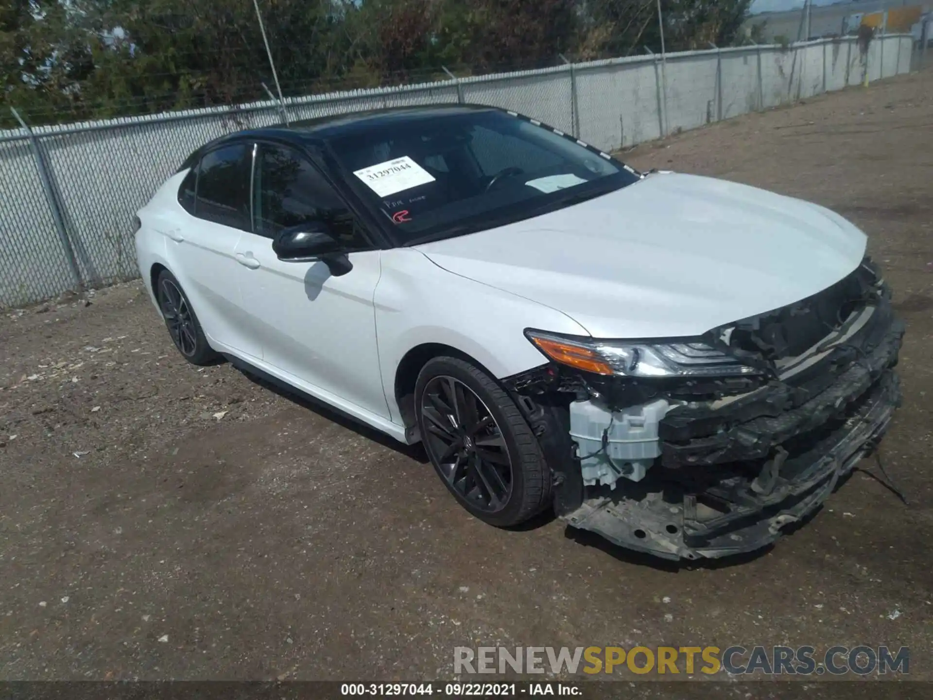 1 Photograph of a damaged car 4T1B61HK5KU247511 TOYOTA CAMRY 2019