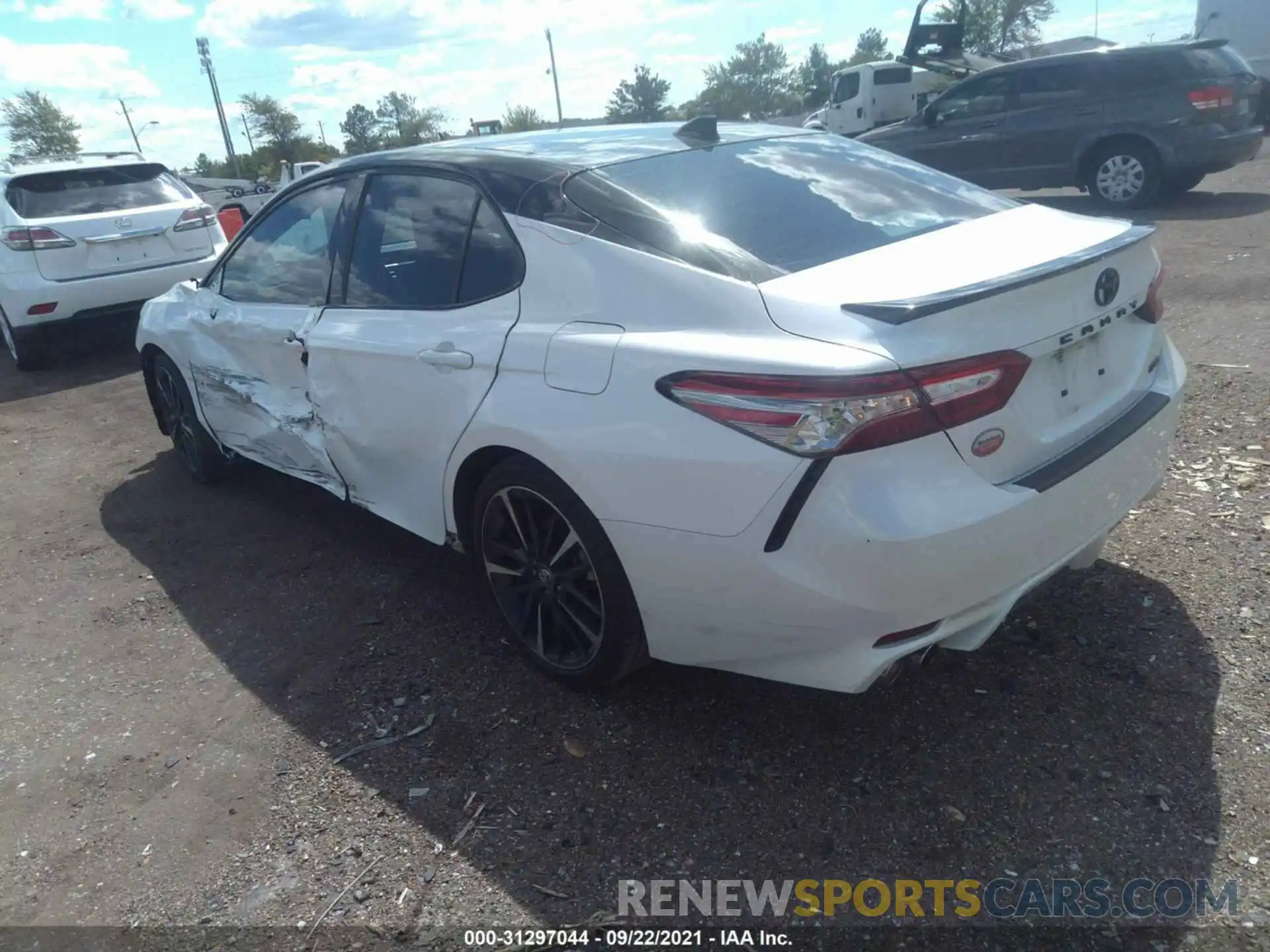 3 Photograph of a damaged car 4T1B61HK5KU247511 TOYOTA CAMRY 2019