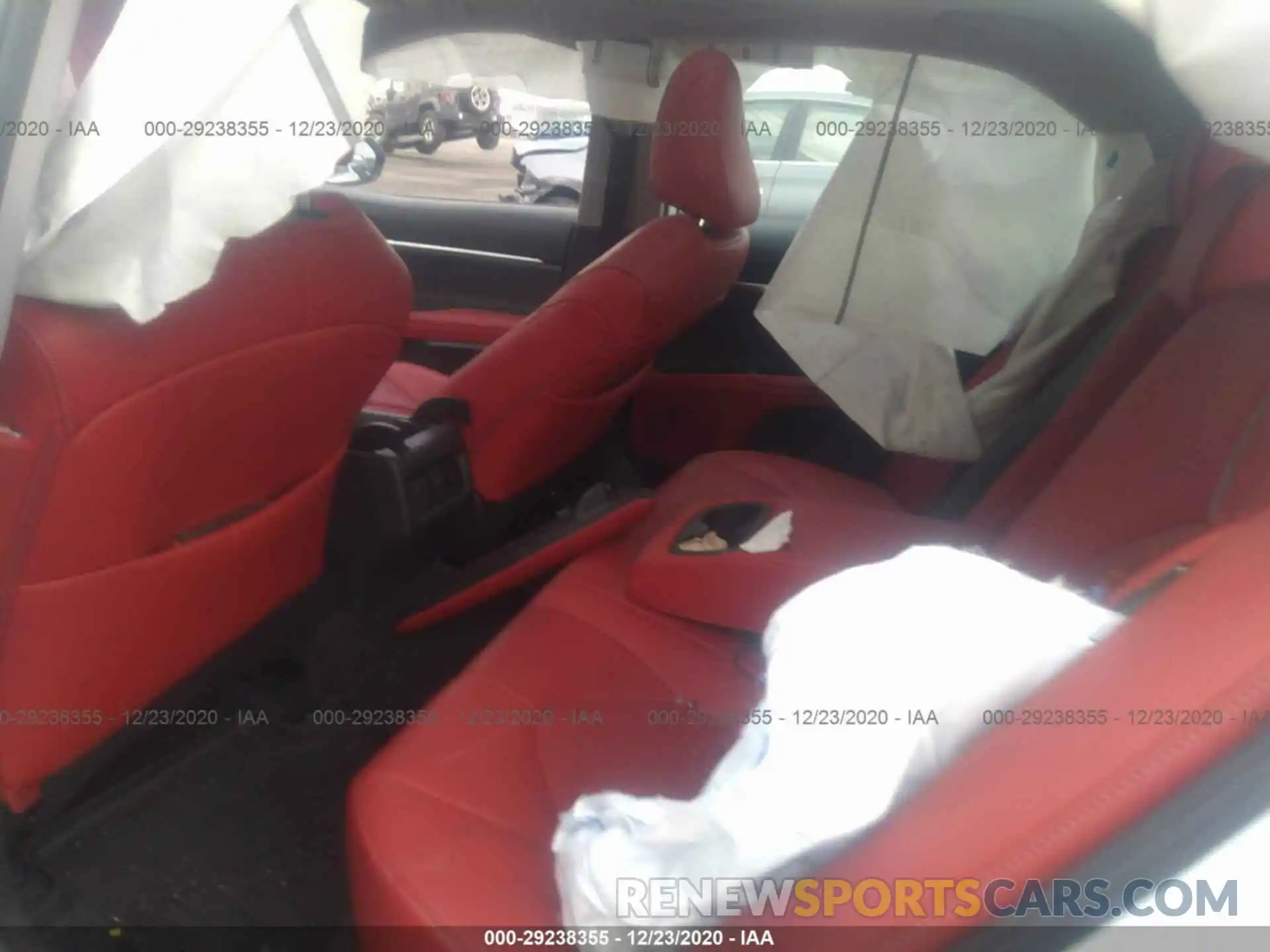 8 Photograph of a damaged car 4T1B61HK5KU259738 TOYOTA CAMRY 2019