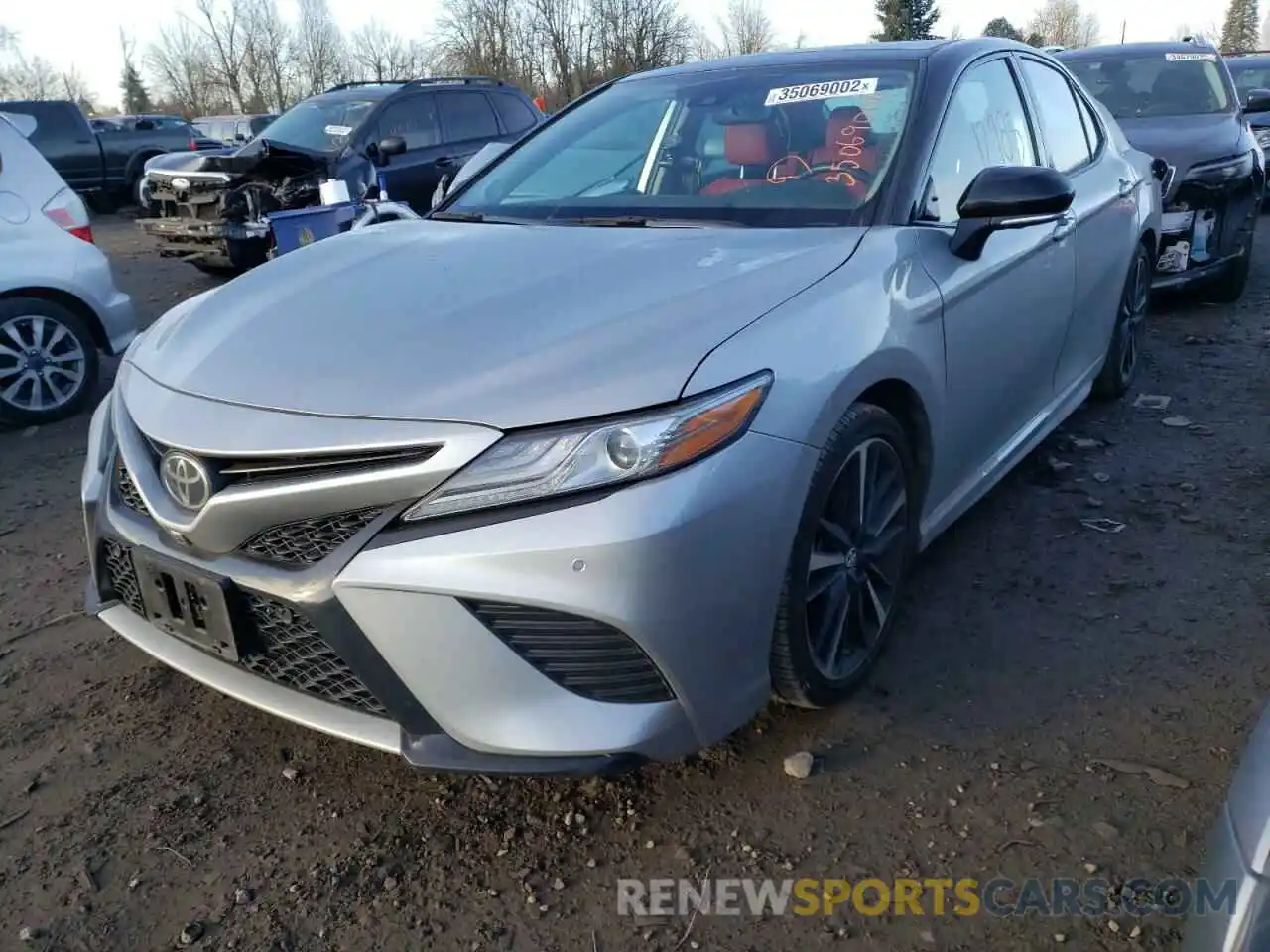 2 Photograph of a damaged car 4T1B61HK5KU260520 TOYOTA CAMRY 2019