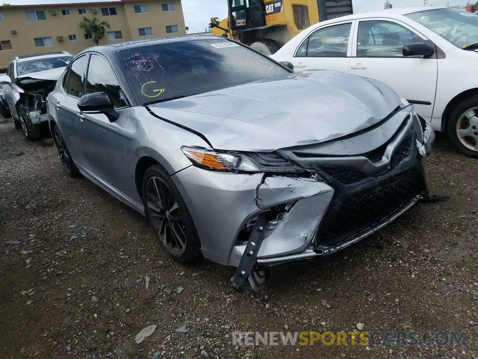 1 Photograph of a damaged car 4T1B61HK5KU266298 TOYOTA CAMRY 2019