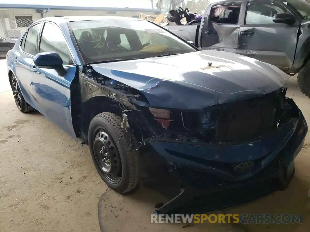 1 Photograph of a damaged car 4T1B61HK5KU284963 TOYOTA CAMRY 2019