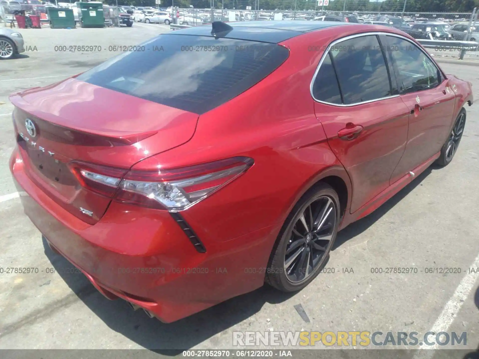 4 Photograph of a damaged car 4T1B61HK5KU291525 TOYOTA CAMRY 2019