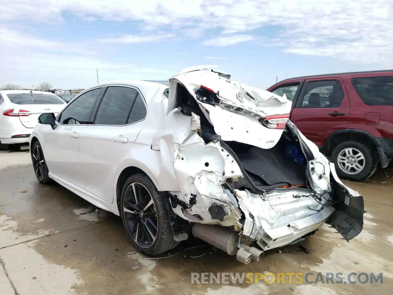 3 Photograph of a damaged car 4T1B61HK5KU296899 TOYOTA CAMRY 2019