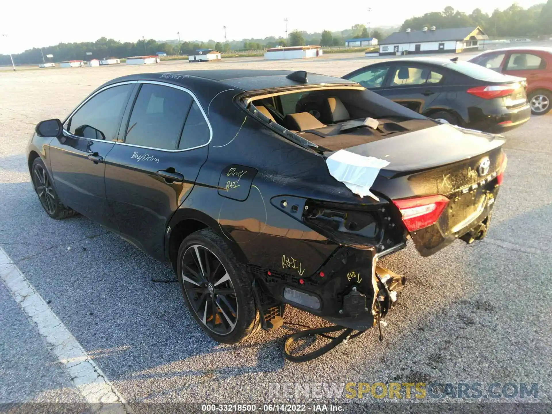 3 Photograph of a damaged car 4T1B61HK5KU298653 TOYOTA CAMRY 2019