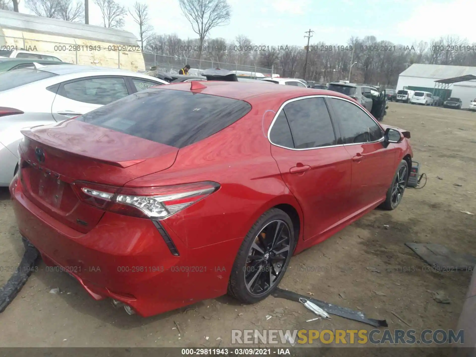 4 Photograph of a damaged car 4T1B61HK5KU299110 TOYOTA CAMRY 2019