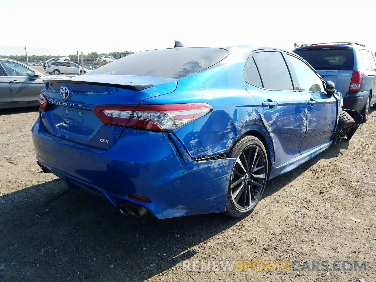 4 Photograph of a damaged car 4T1B61HK5KU299124 TOYOTA CAMRY 2019