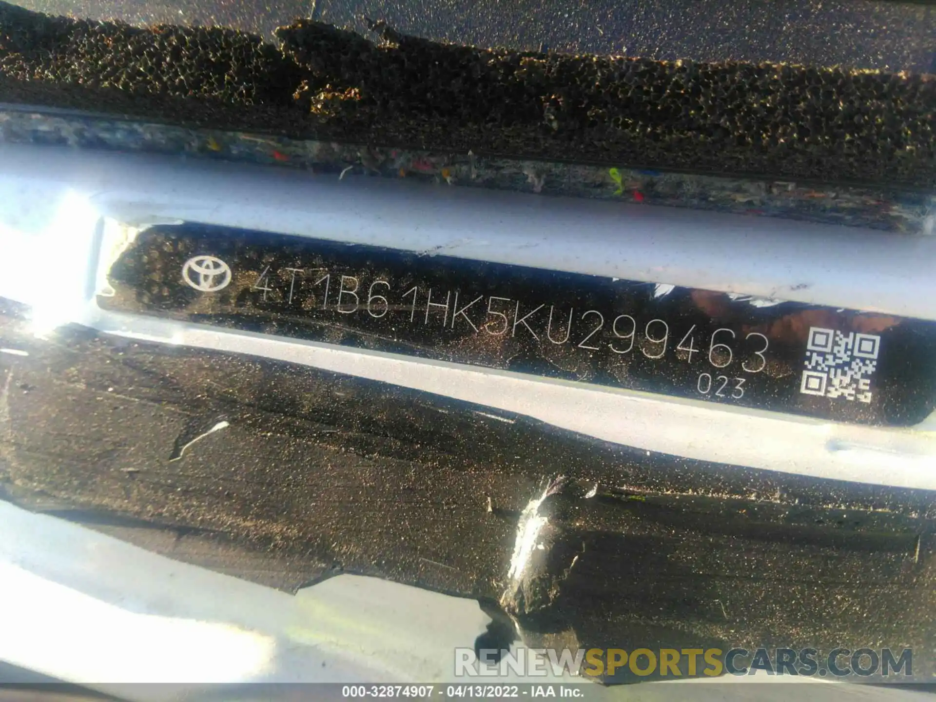 9 Photograph of a damaged car 4T1B61HK5KU299463 TOYOTA CAMRY 2019