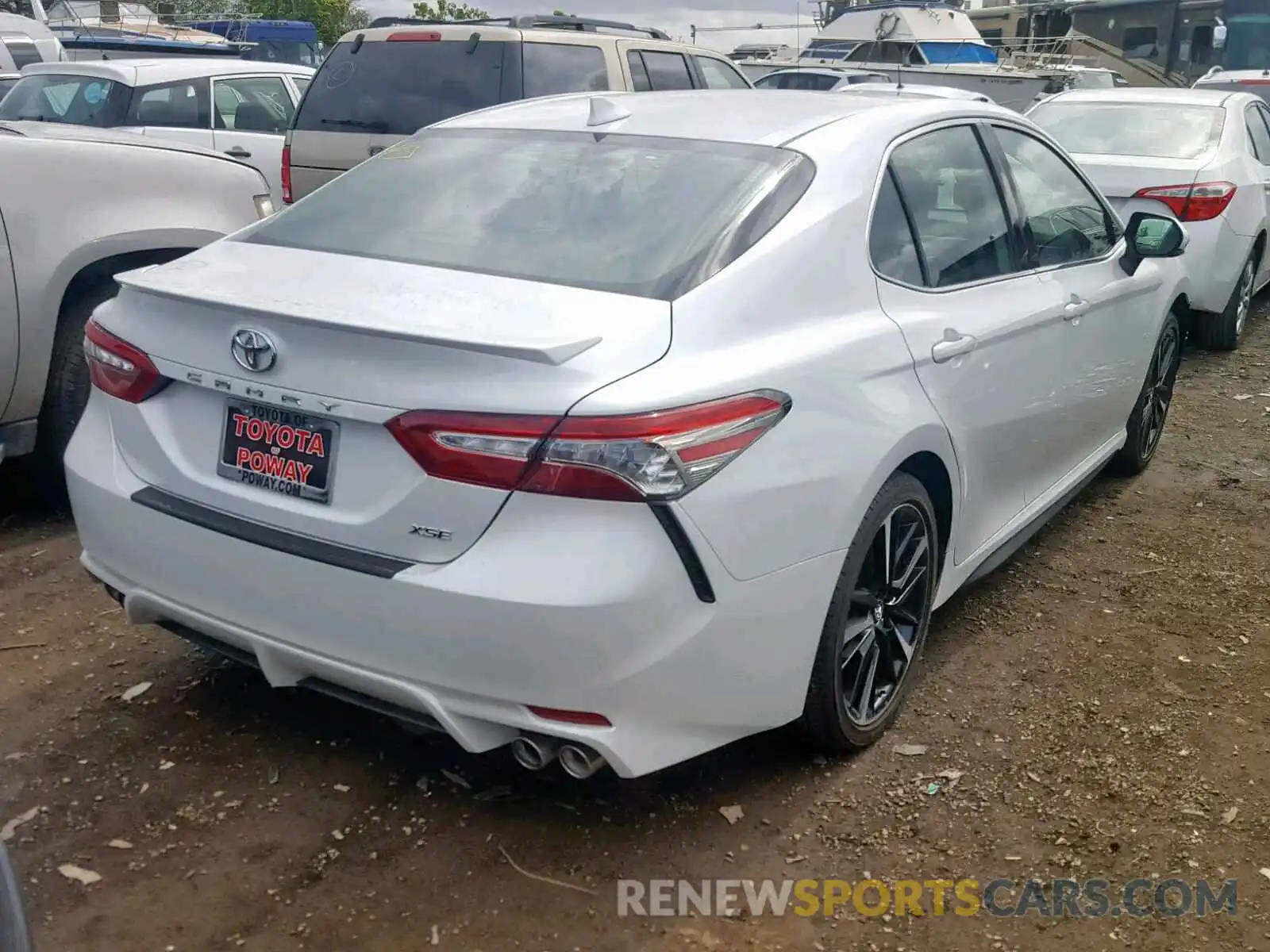 4 Photograph of a damaged car 4T1B61HK5KU707976 TOYOTA CAMRY 2019