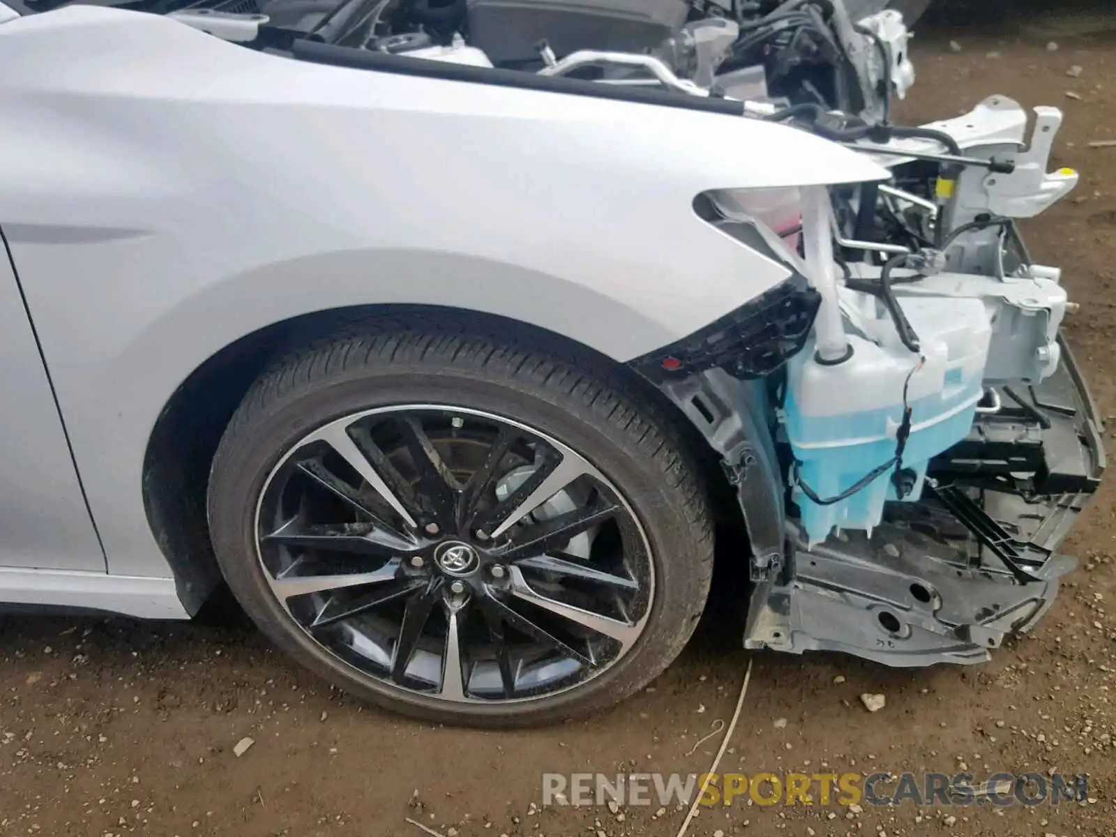 9 Photograph of a damaged car 4T1B61HK5KU707976 TOYOTA CAMRY 2019