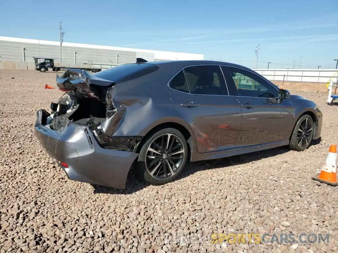 3 Photograph of a damaged car 4T1B61HK5KU724468 TOYOTA CAMRY 2019