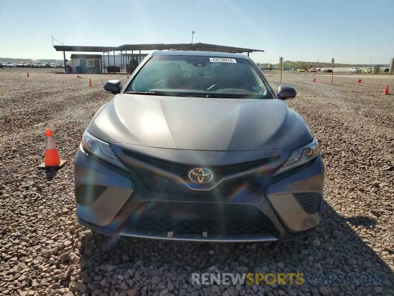 5 Photograph of a damaged car 4T1B61HK5KU724468 TOYOTA CAMRY 2019