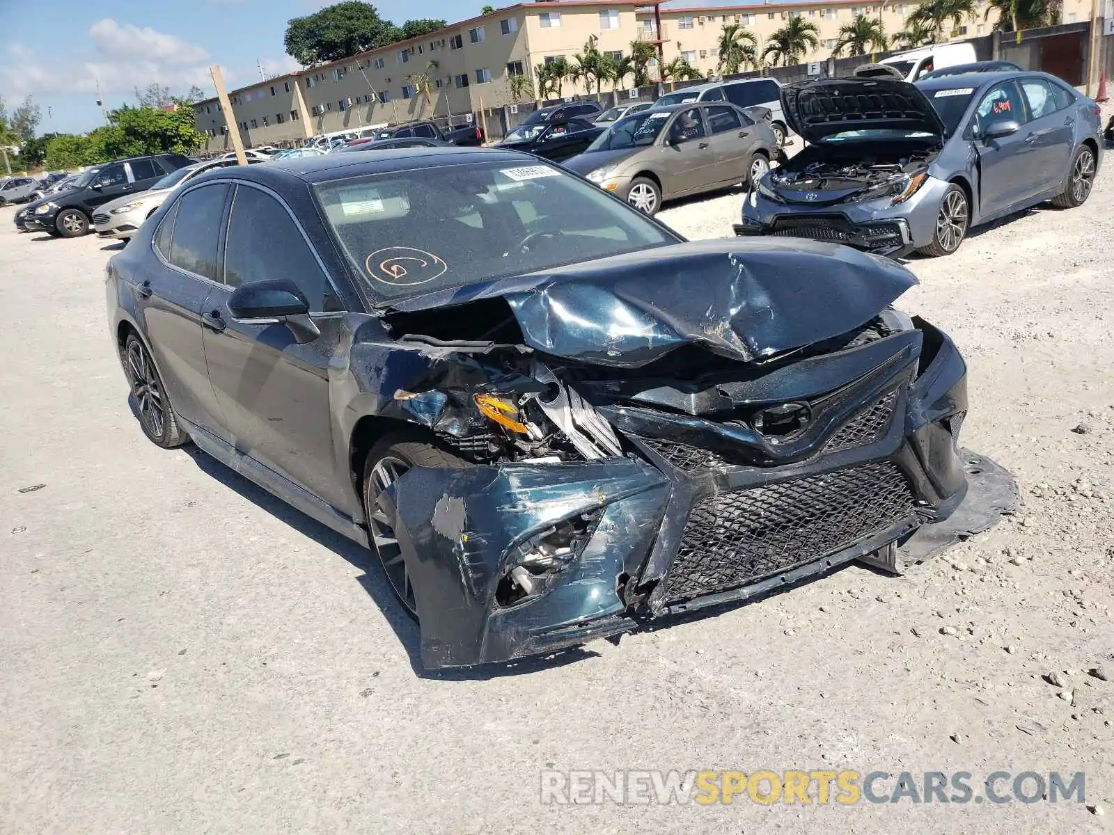 1 Photograph of a damaged car 4T1B61HK5KU730609 TOYOTA CAMRY 2019