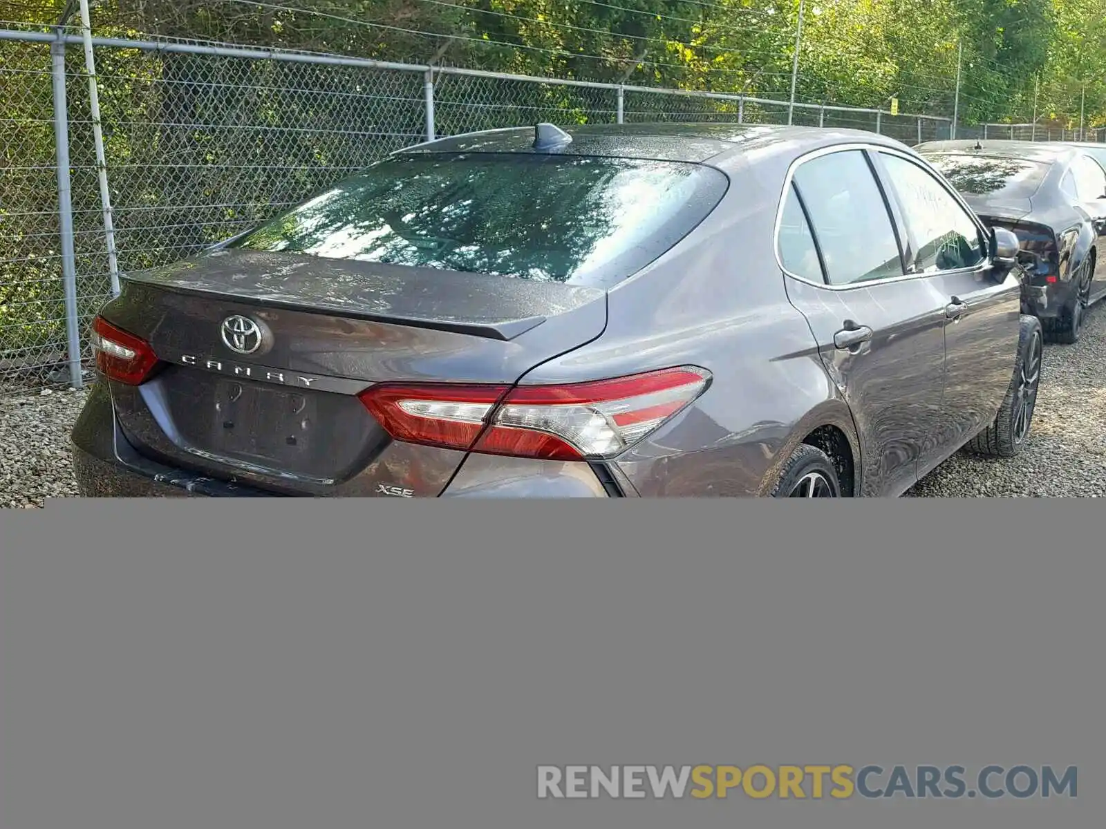 4 Photograph of a damaged car 4T1B61HK5KU730934 TOYOTA CAMRY 2019