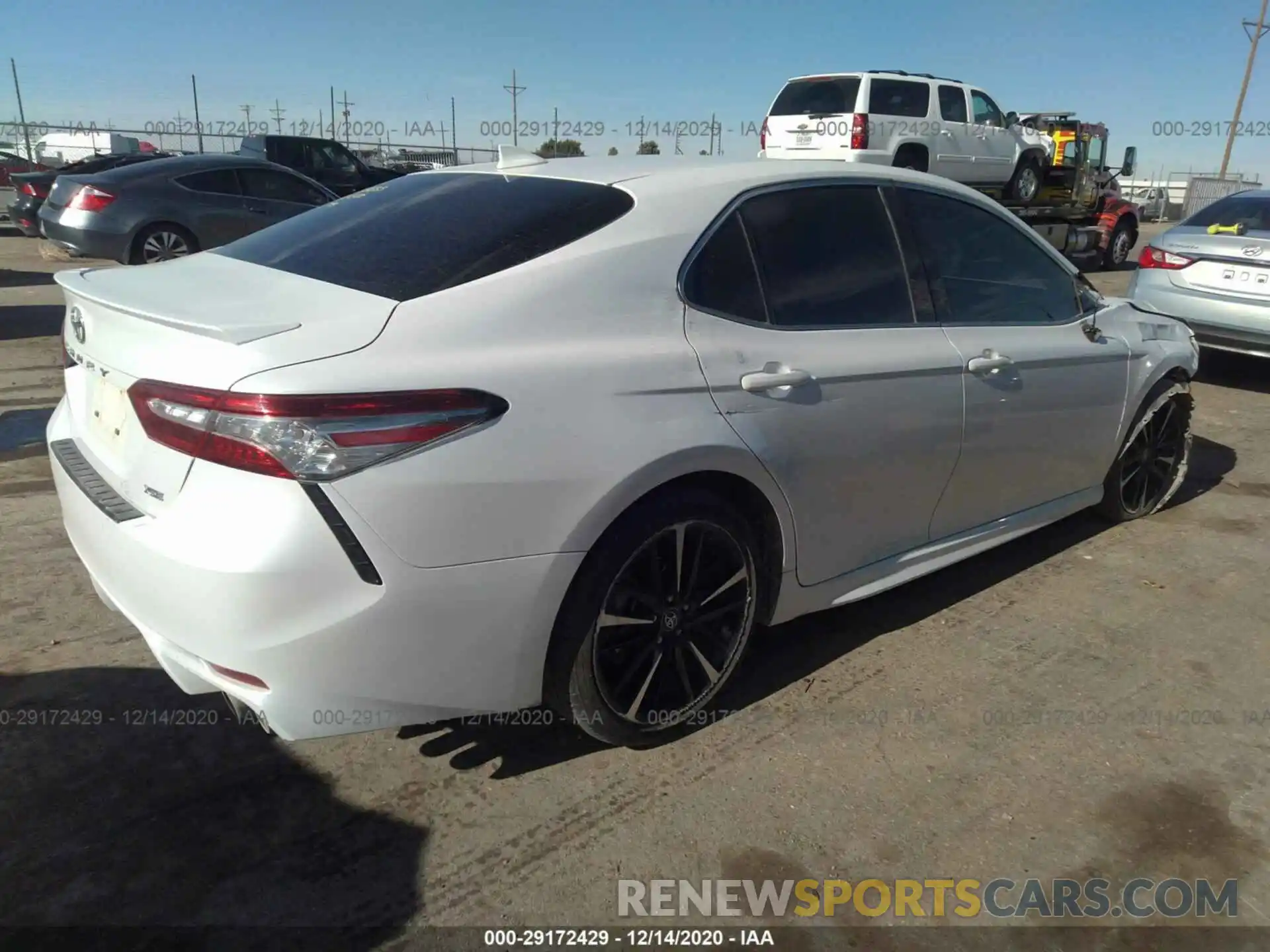 4 Photograph of a damaged car 4T1B61HK5KU734319 TOYOTA CAMRY 2019