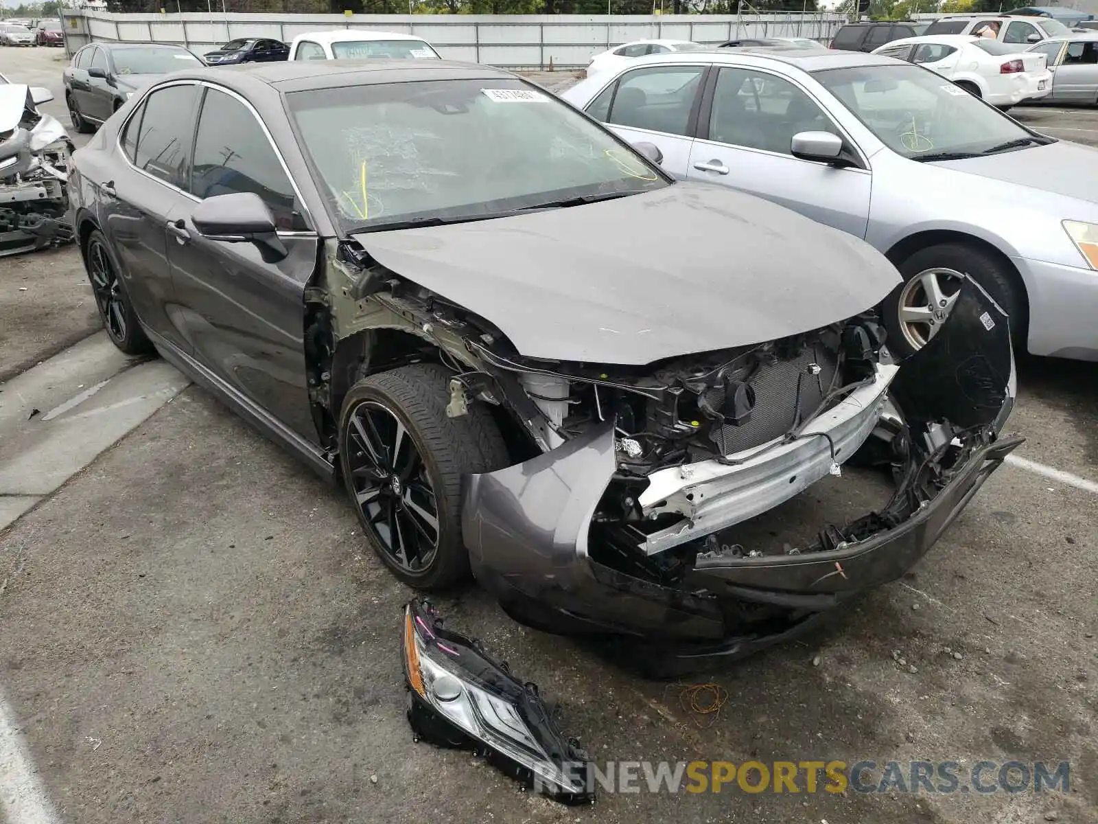 1 Photograph of a damaged car 4T1B61HK5KU754294 TOYOTA CAMRY 2019