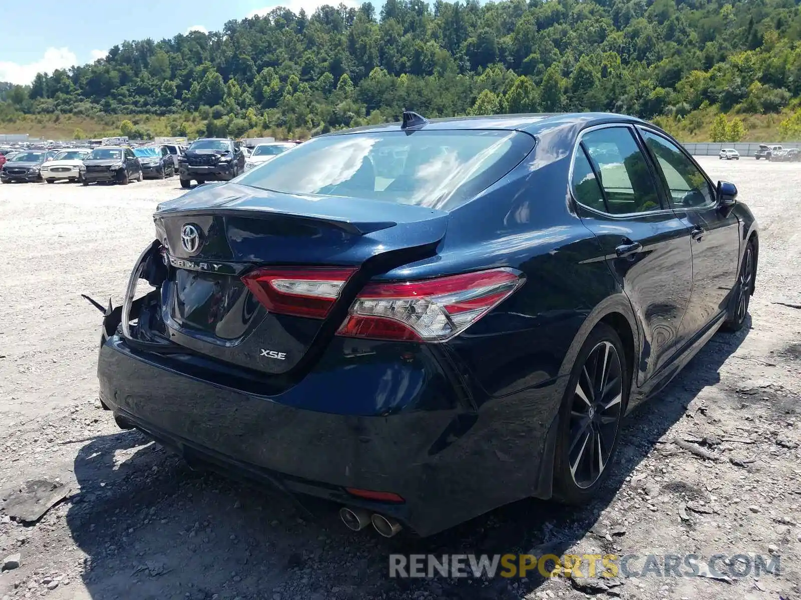 4 Photograph of a damaged car 4T1B61HK5KU768874 TOYOTA CAMRY 2019