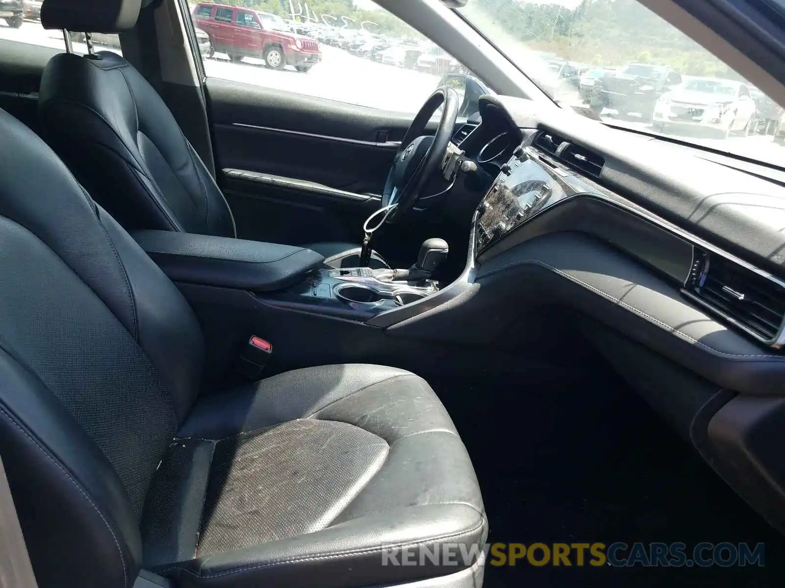 5 Photograph of a damaged car 4T1B61HK5KU768874 TOYOTA CAMRY 2019