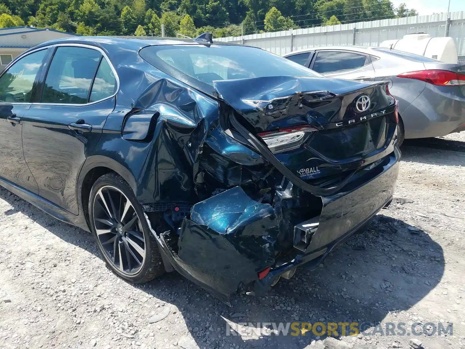 9 Photograph of a damaged car 4T1B61HK5KU768874 TOYOTA CAMRY 2019