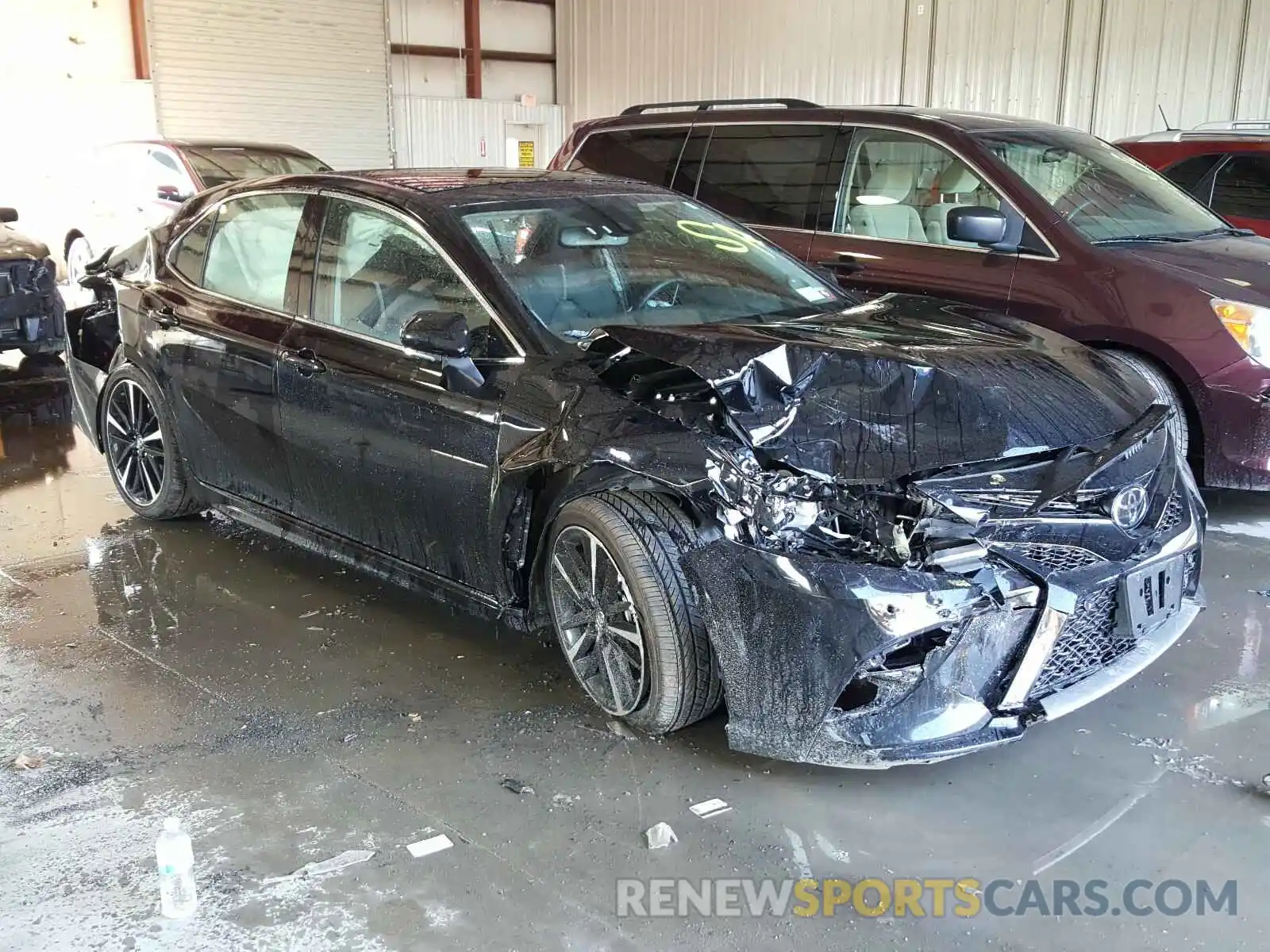 1 Photograph of a damaged car 4T1B61HK5KU773041 TOYOTA CAMRY 2019