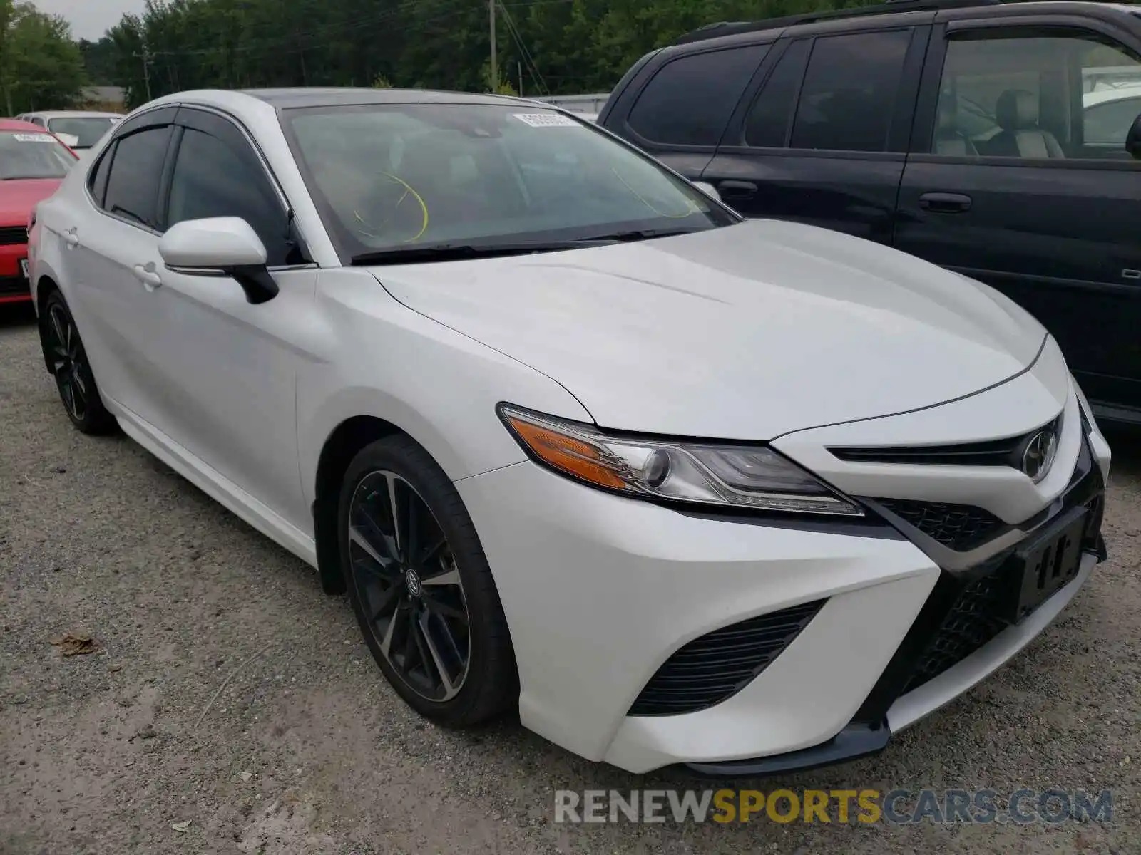 1 Photograph of a damaged car 4T1B61HK5KU785111 TOYOTA CAMRY 2019