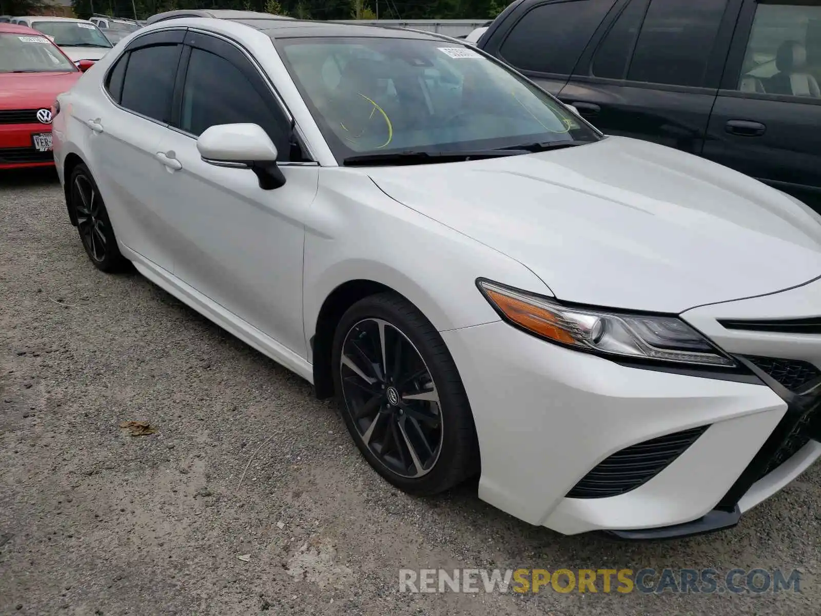 9 Photograph of a damaged car 4T1B61HK5KU785111 TOYOTA CAMRY 2019