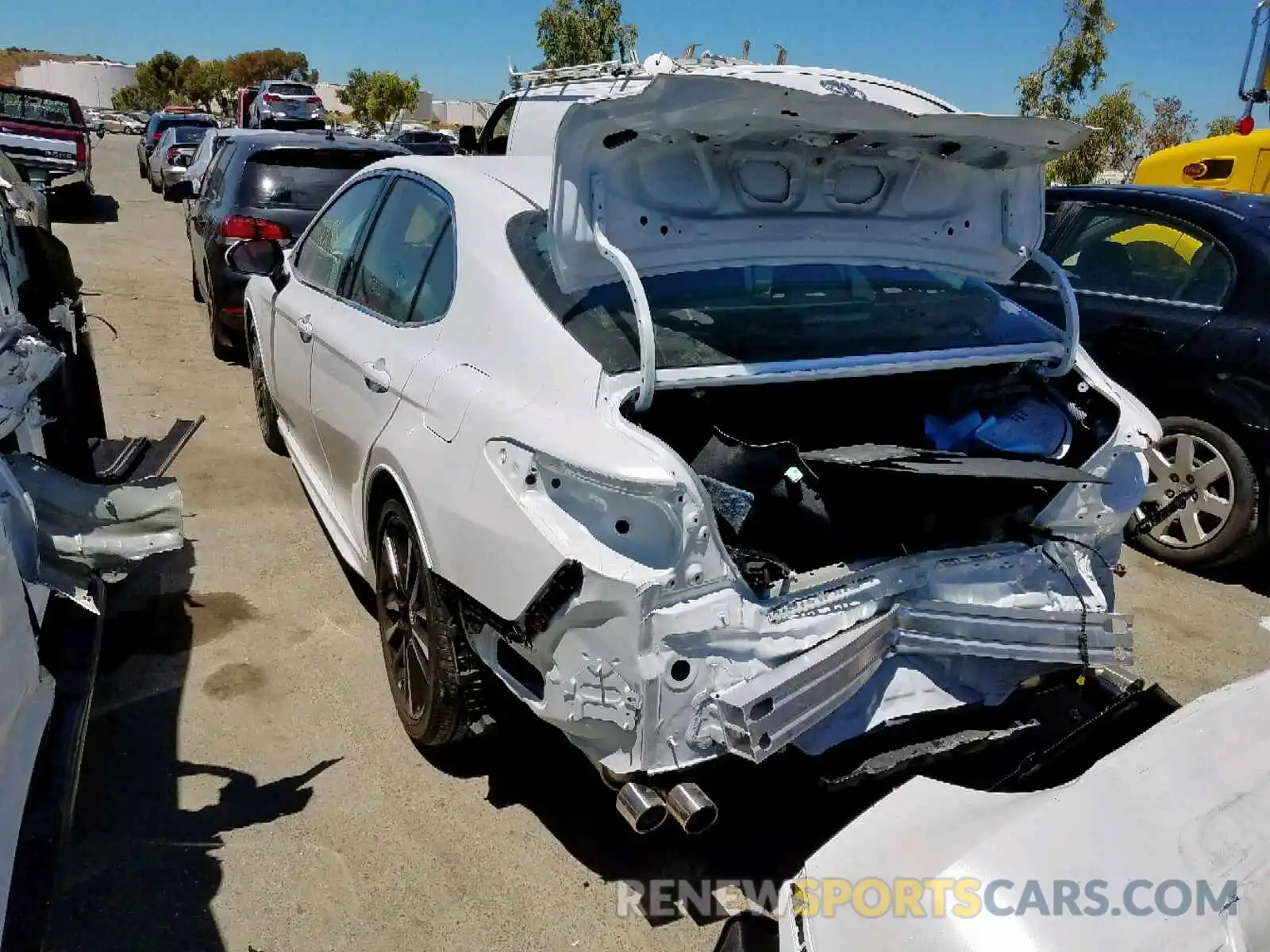 3 Photograph of a damaged car 4T1B61HK5KU794438 TOYOTA CAMRY 2019