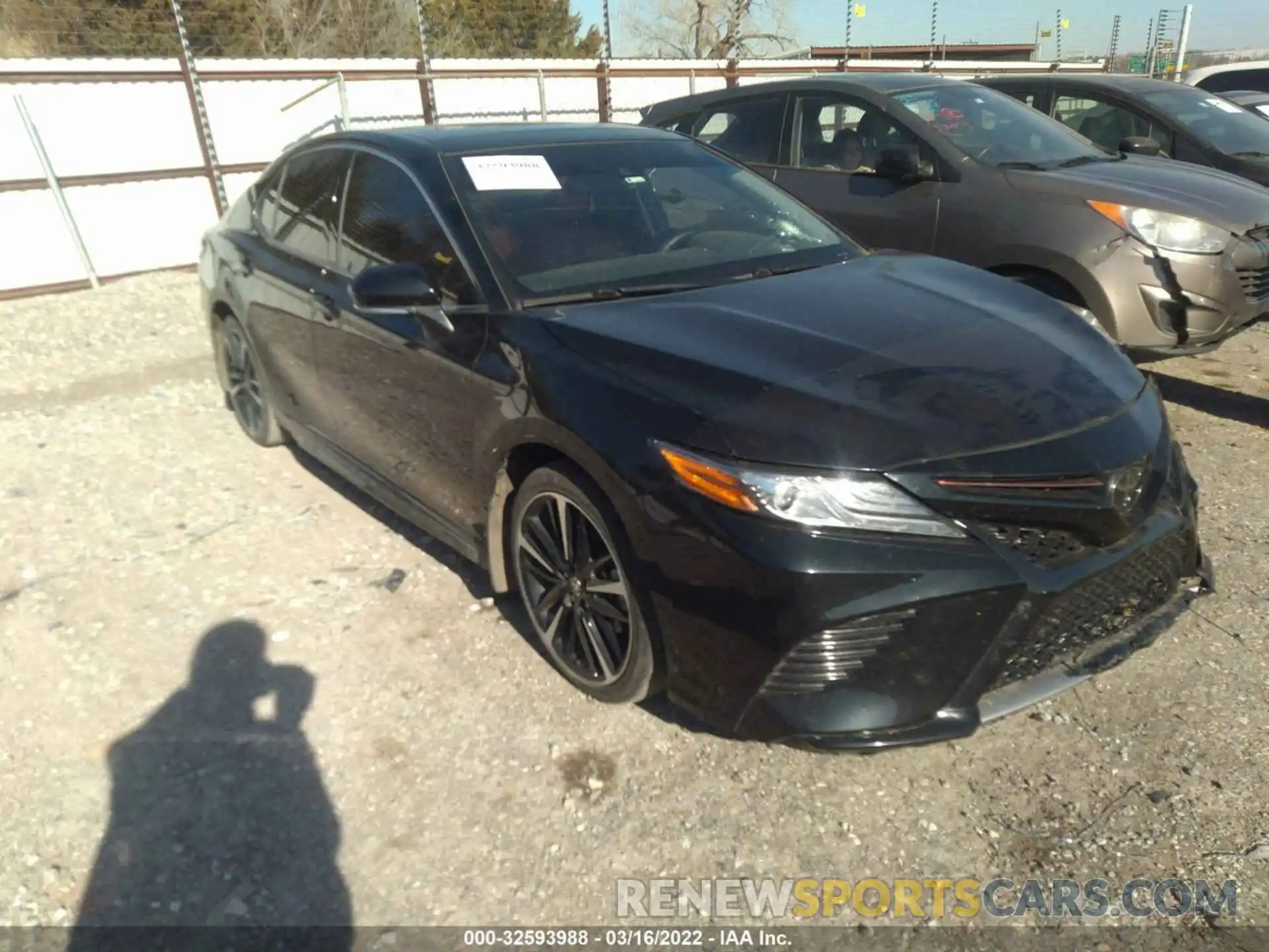 1 Photograph of a damaged car 4T1B61HK5KU798733 TOYOTA CAMRY 2019